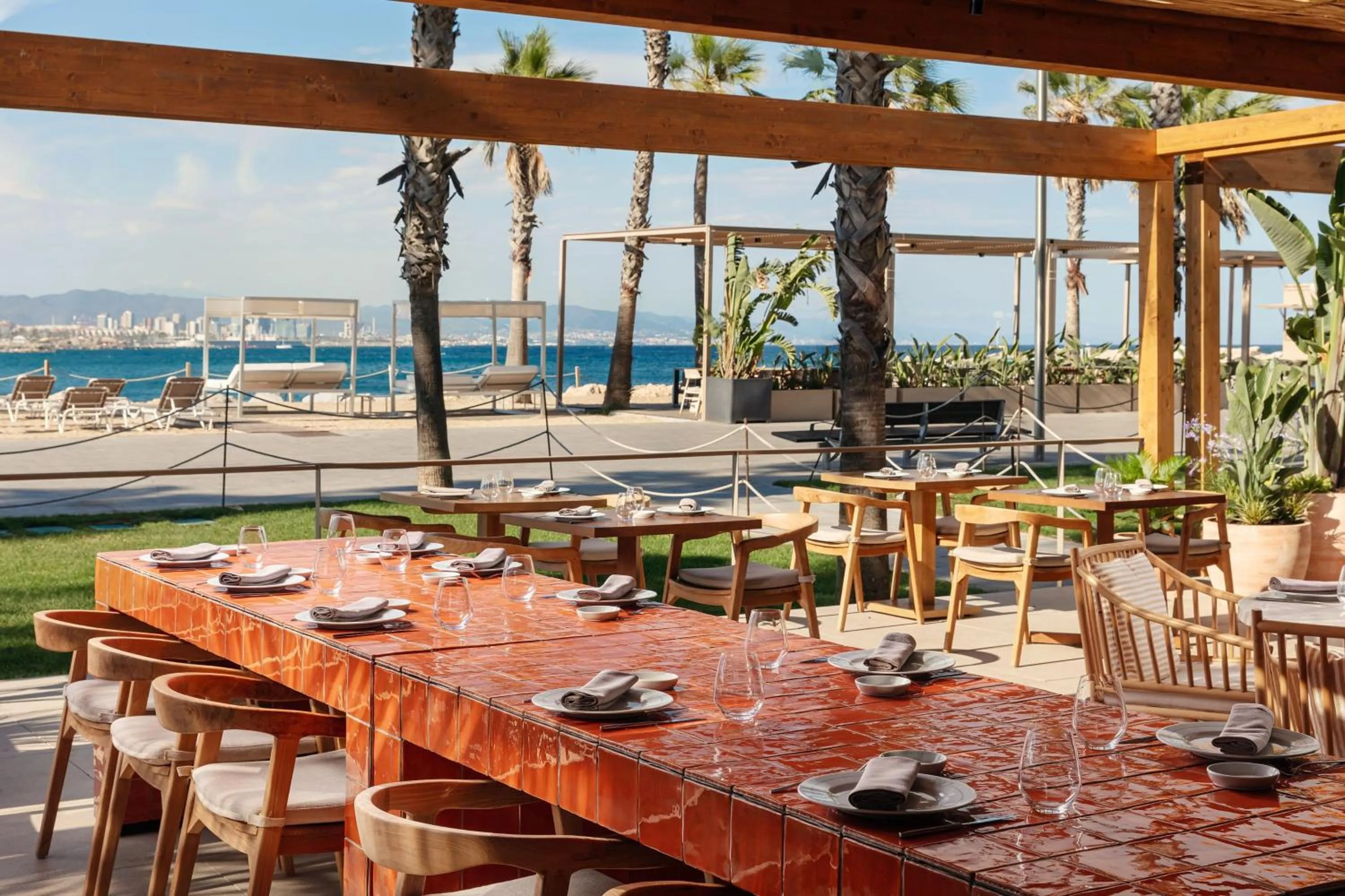 Restaurant/places to eat in W Barcelona