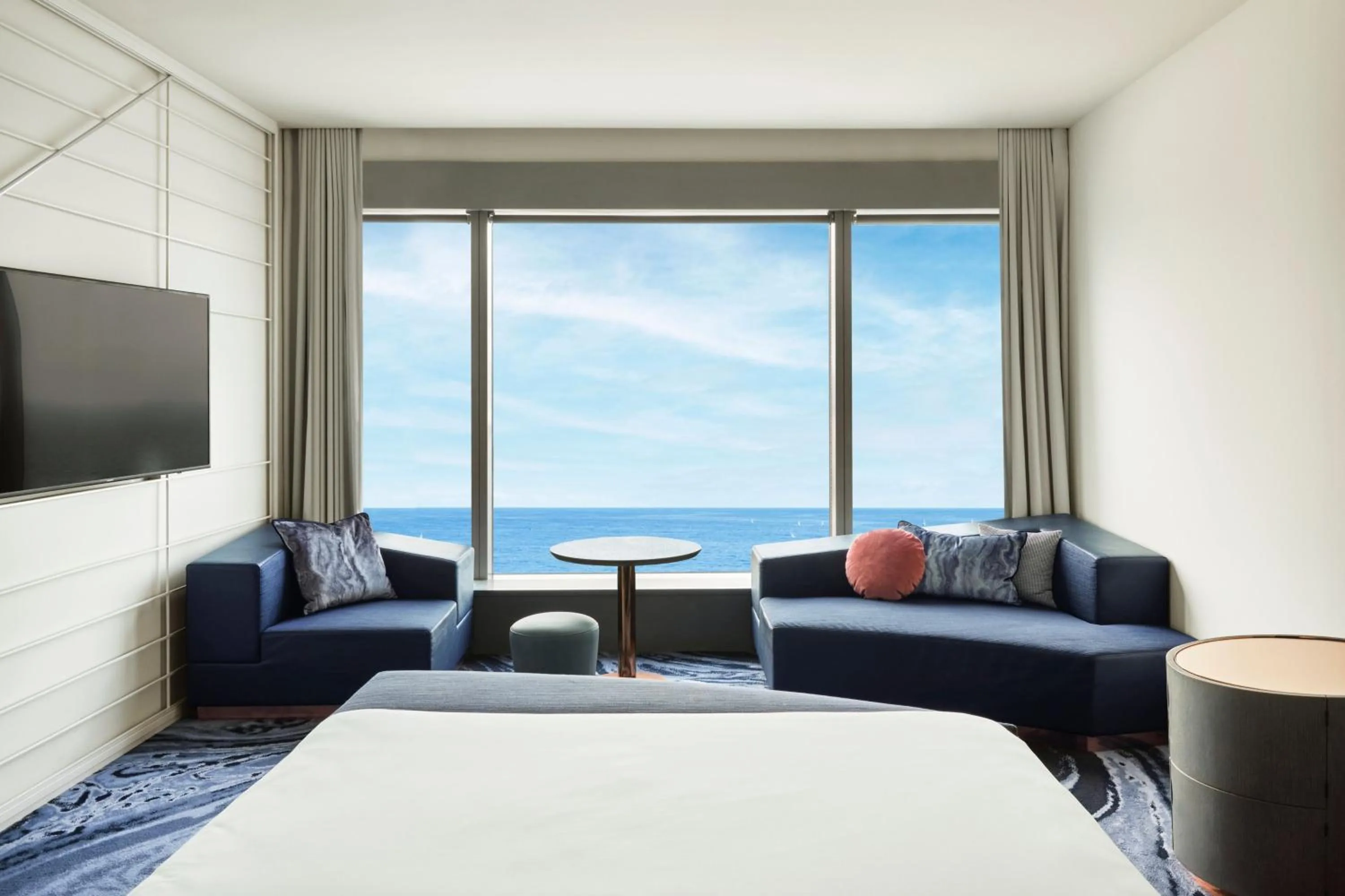 Photo of the whole room, Bed in W Barcelona