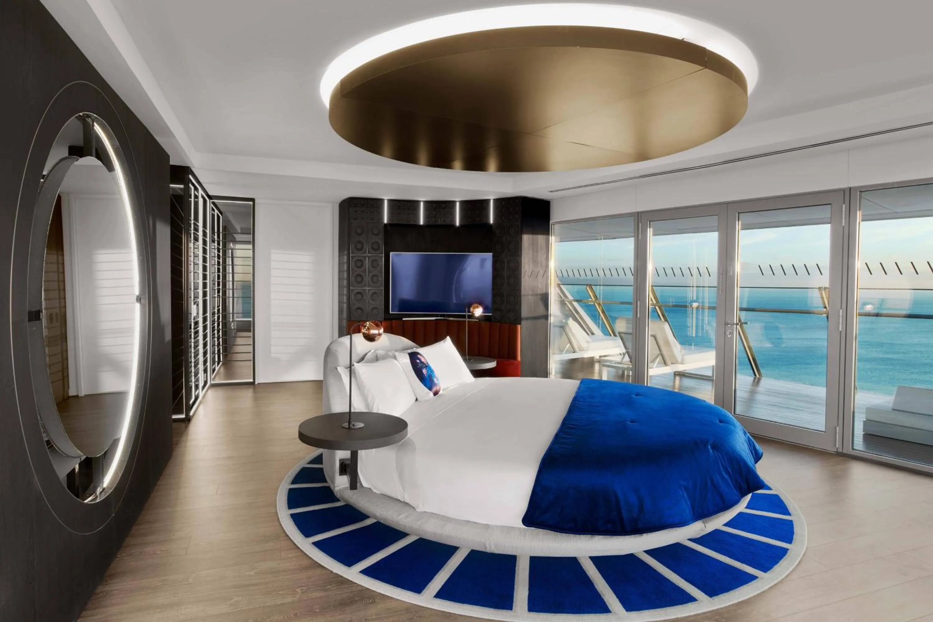 Photo of the whole room in W Barcelona