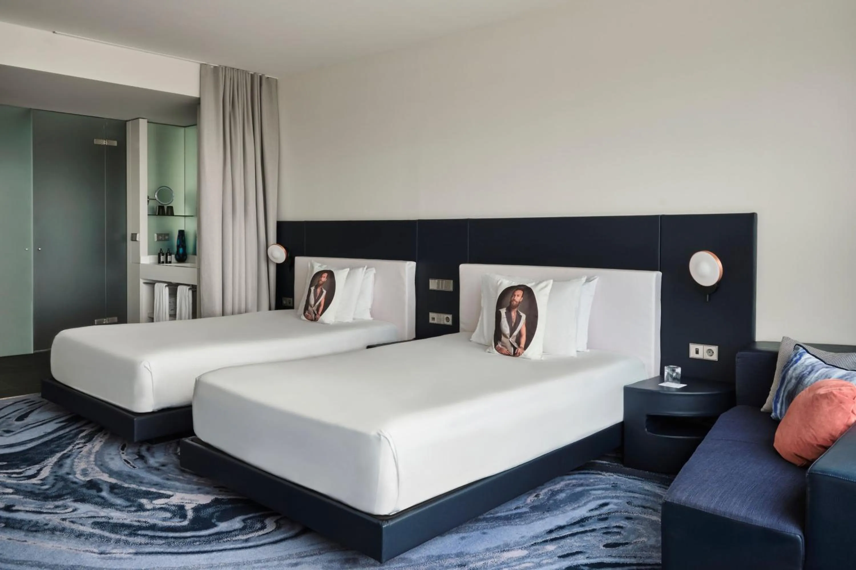 Photo of the whole room, Bed in W Barcelona