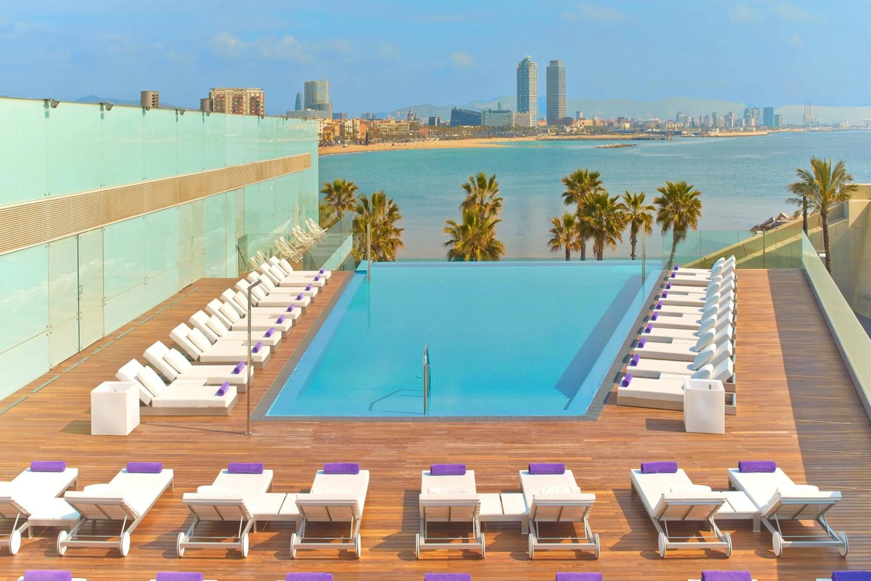 Area and facilities in W Barcelona