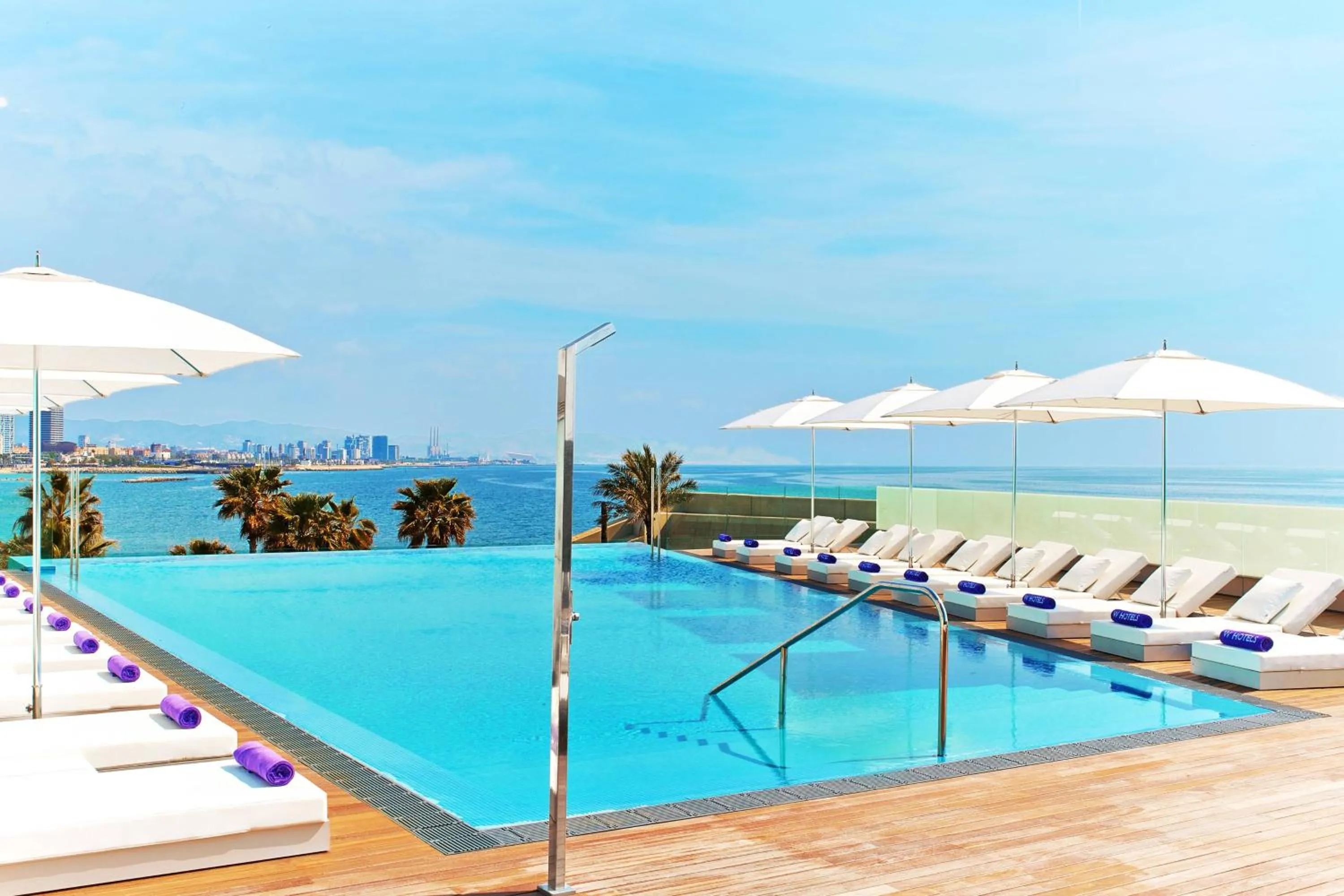 Area and facilities in W Barcelona