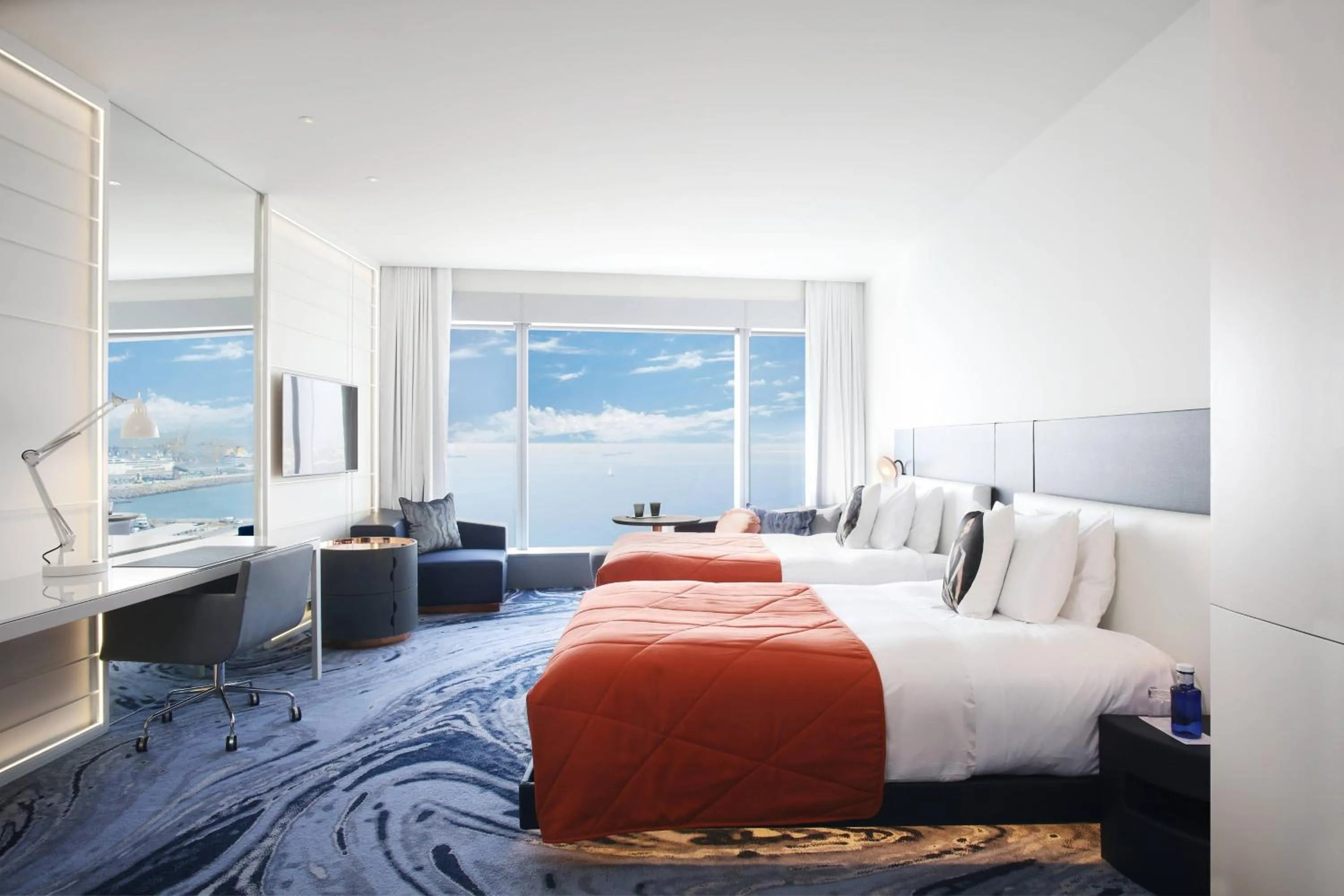 Photo of the whole room, Bed in W Barcelona