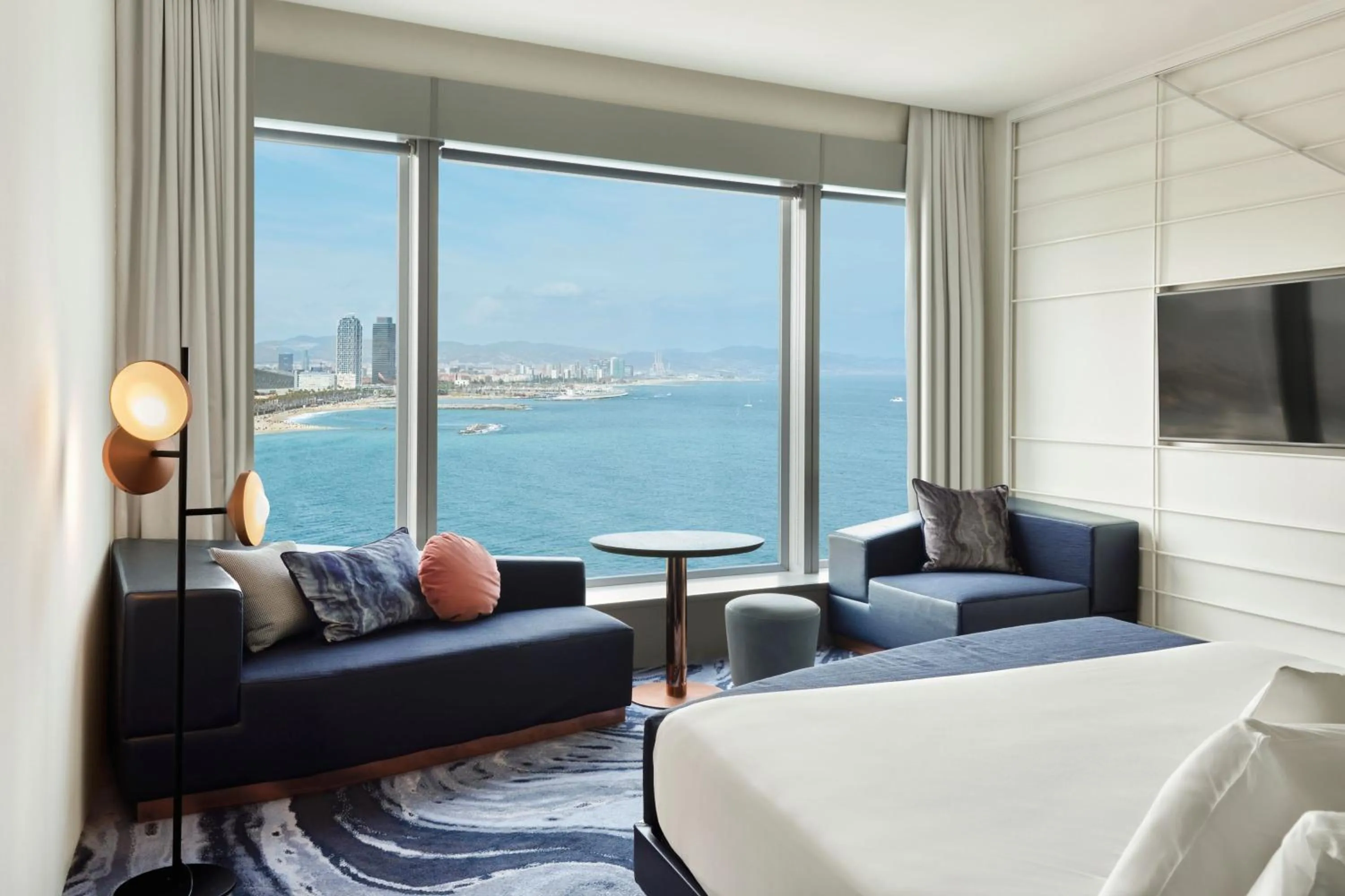 Photo of the whole room, Bed in W Barcelona