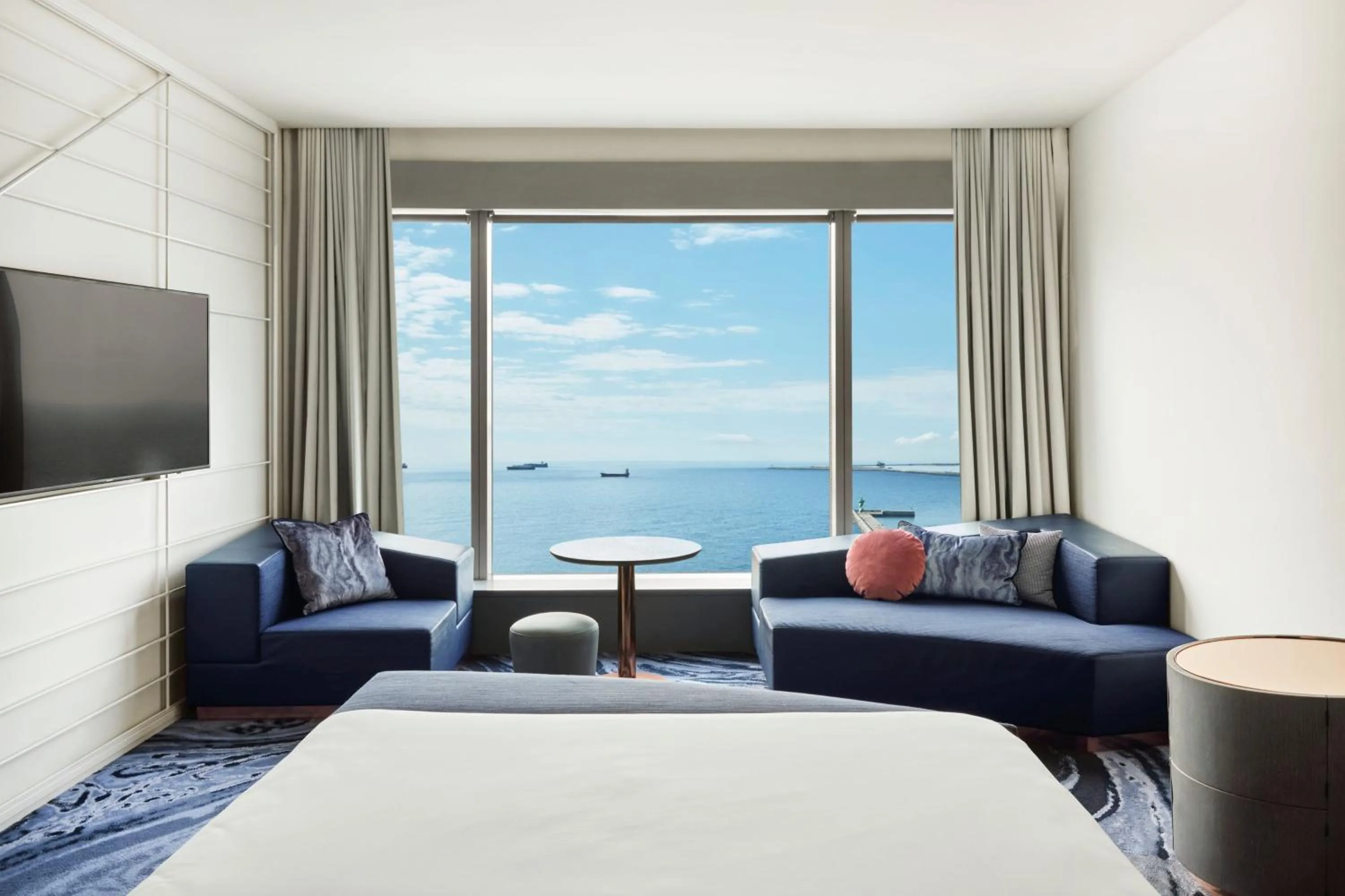 Photo of the whole room, Bed in W Barcelona