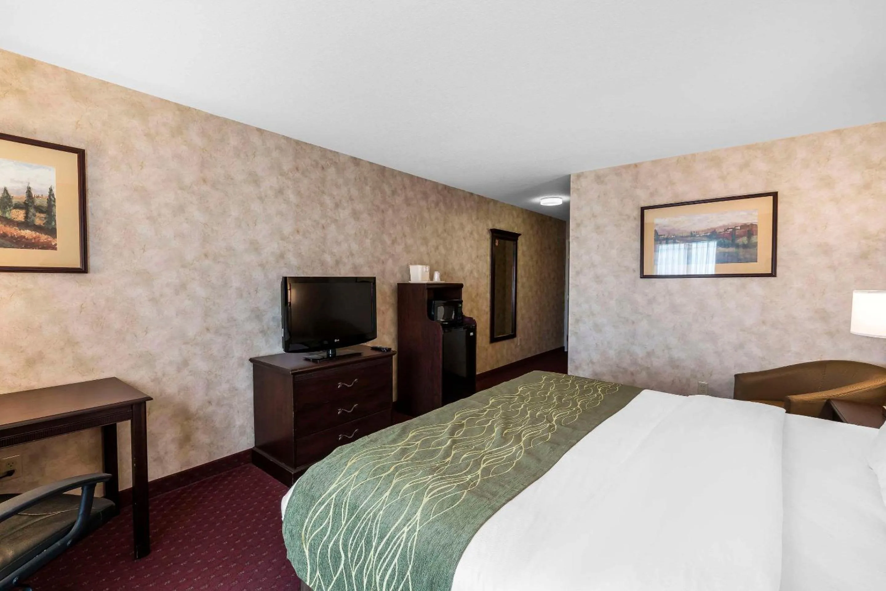 Bedroom, Bed in Comfort Inn & Suites Walla Walla