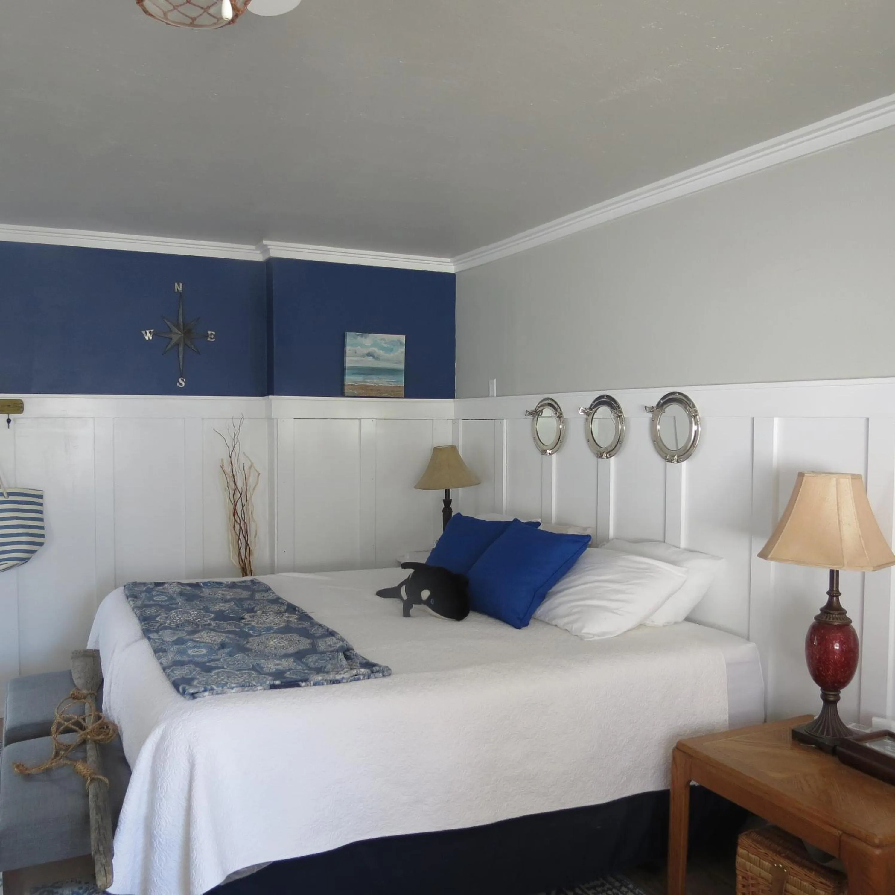 Bedroom, Bed in Tanbark Shores Guest Suite