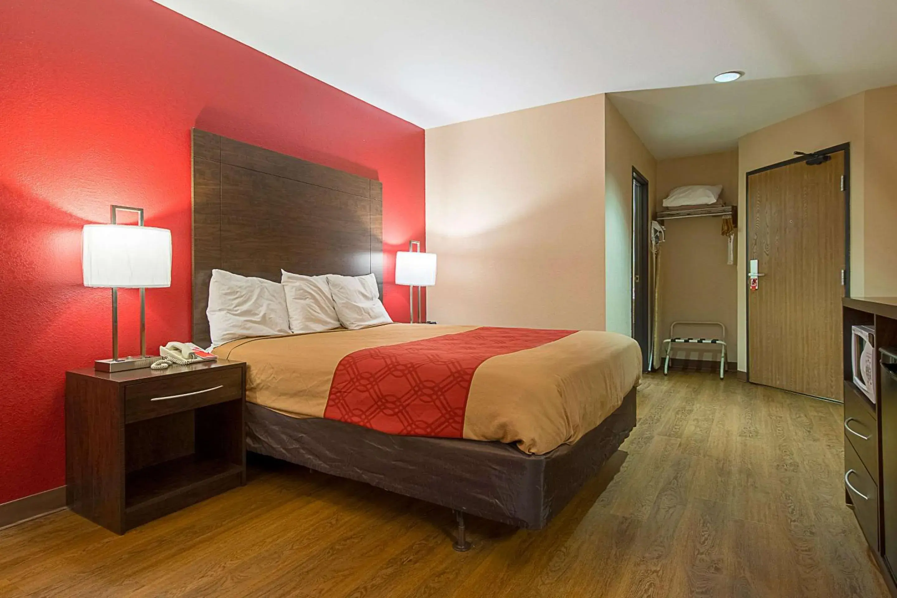 Queen Room - Non-Smoking in Econo Lodge Buckley Queen Room - Non-Smoking in Econo Lodge Buckley