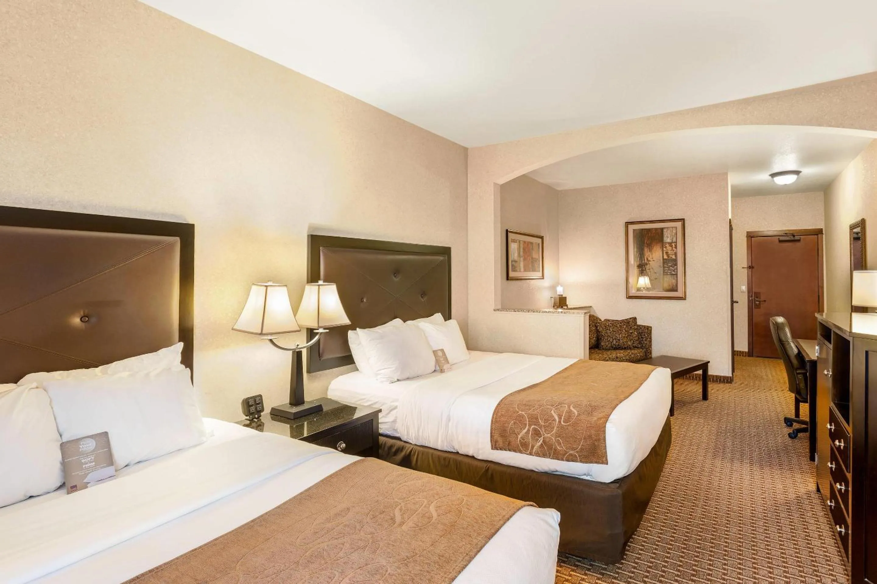 Bedroom, Bed in Comfort Suites Moses Lake