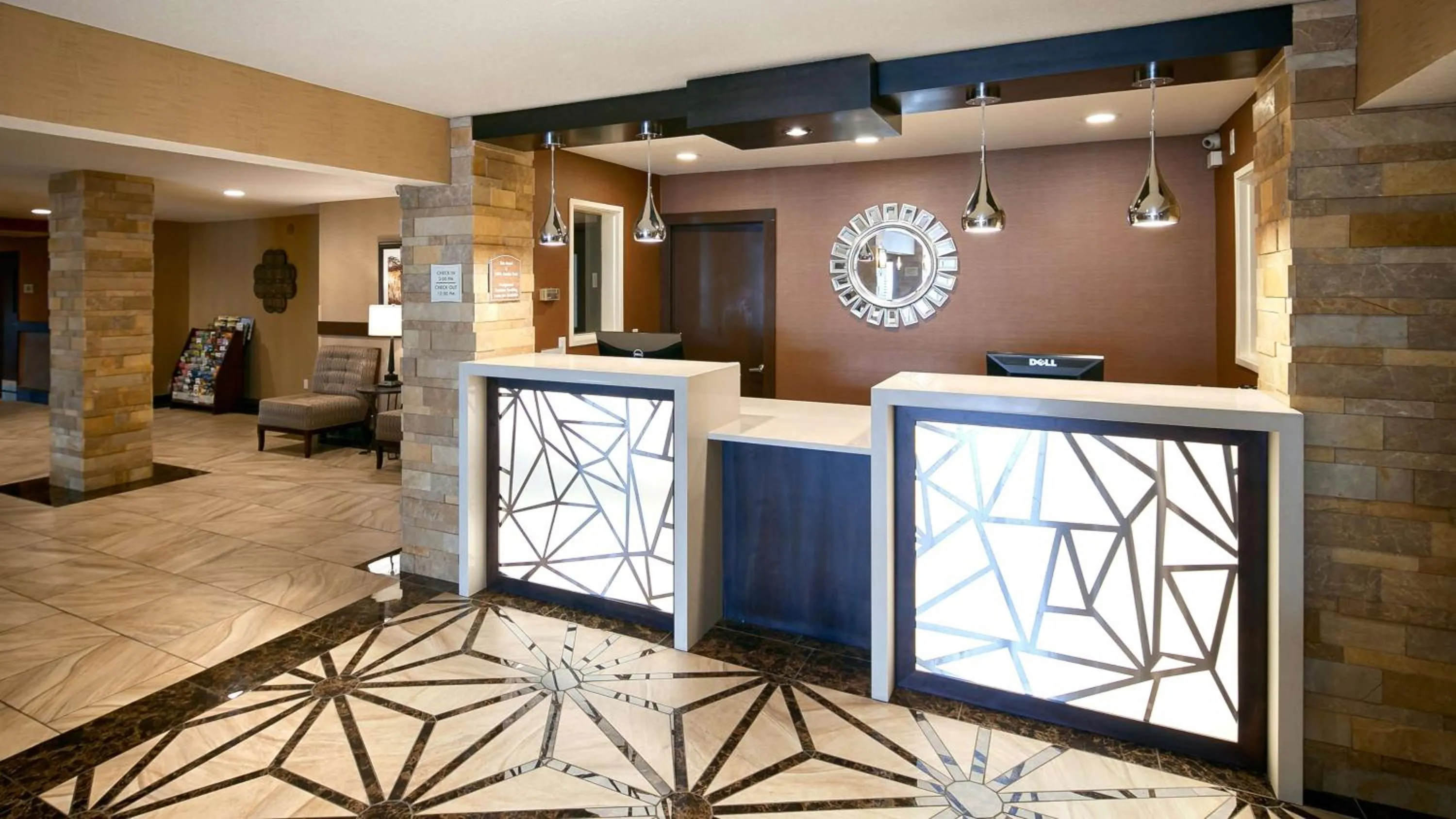 Lobby or reception in Best Western Woodland Inn