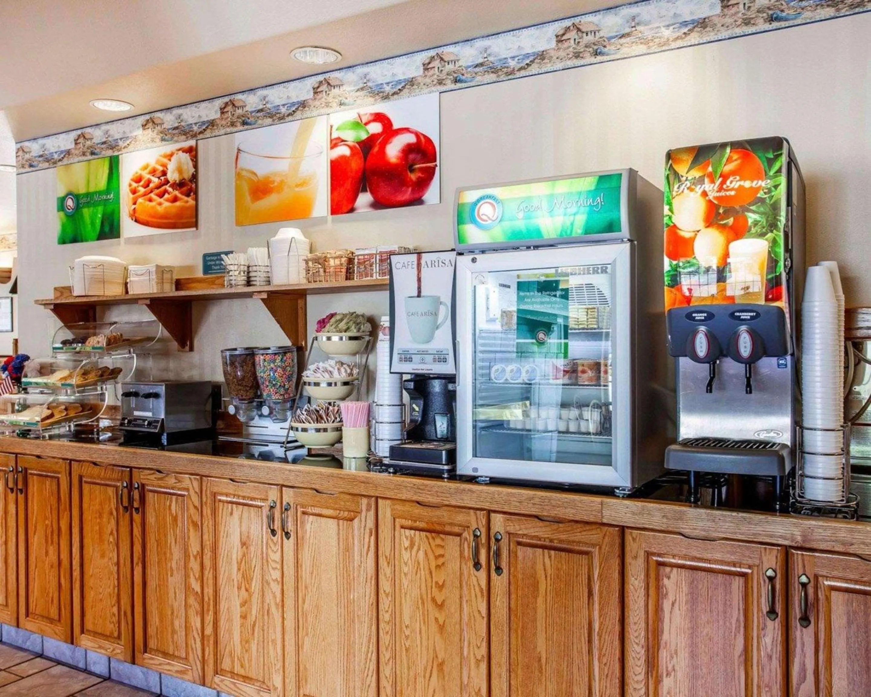 Restaurant/places to eat, Kitchen/Kitchenette in Quality Inn & Suites Bremerton near Naval Shipyard