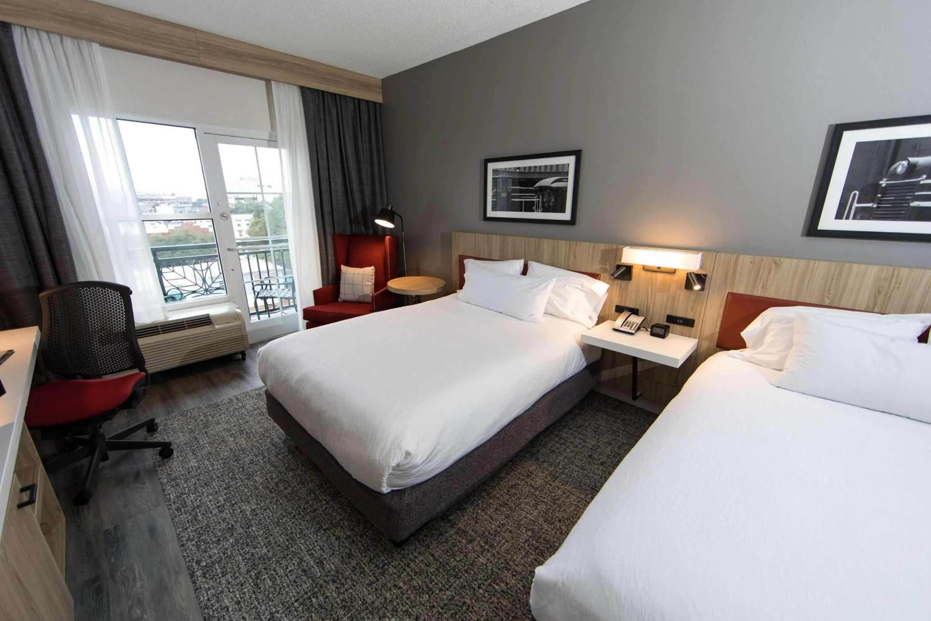 Bed in Hilton Garden Inn Savannah Historic District