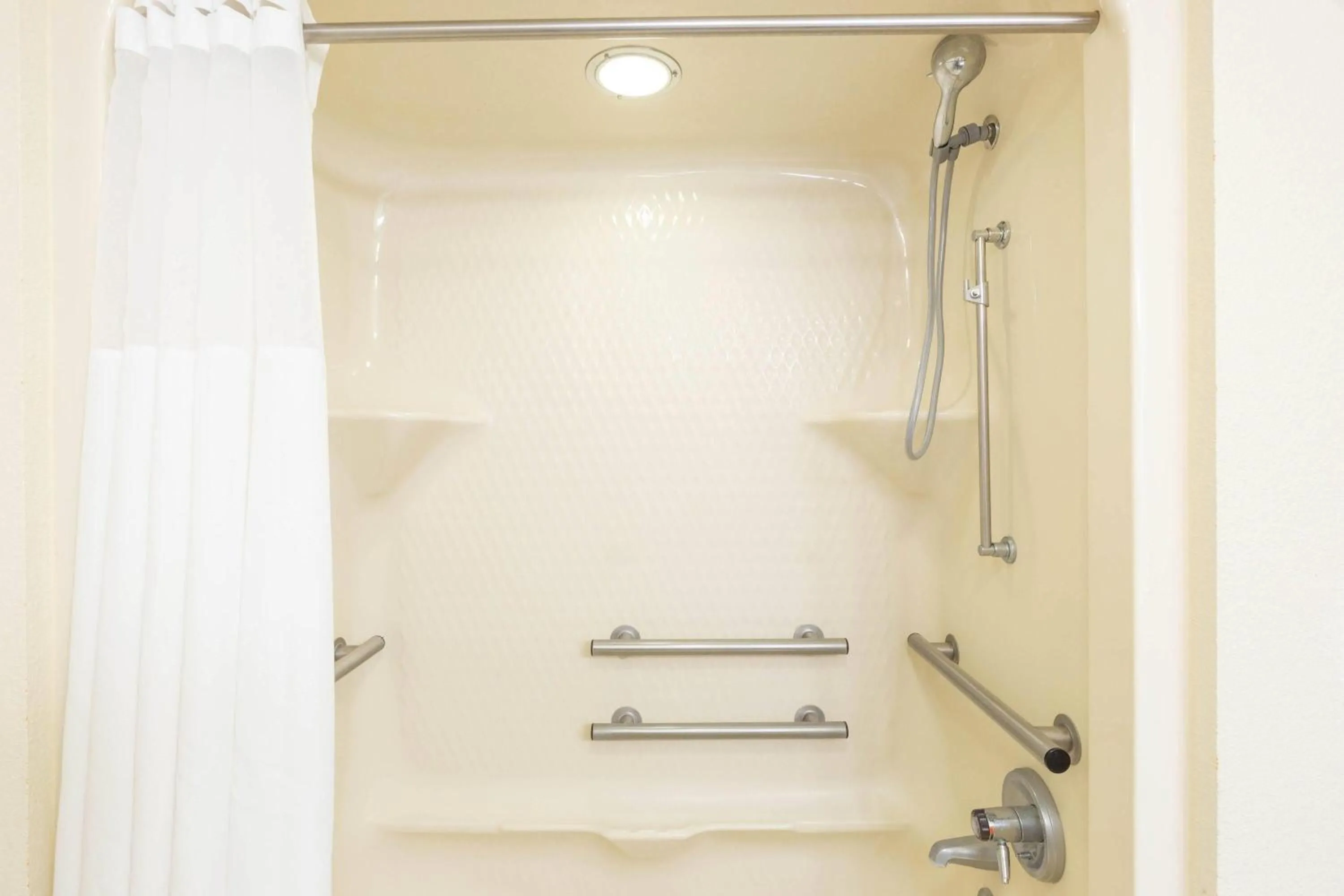 Bathroom in Baymont Inn & Suites by Wyndham Mukwonago