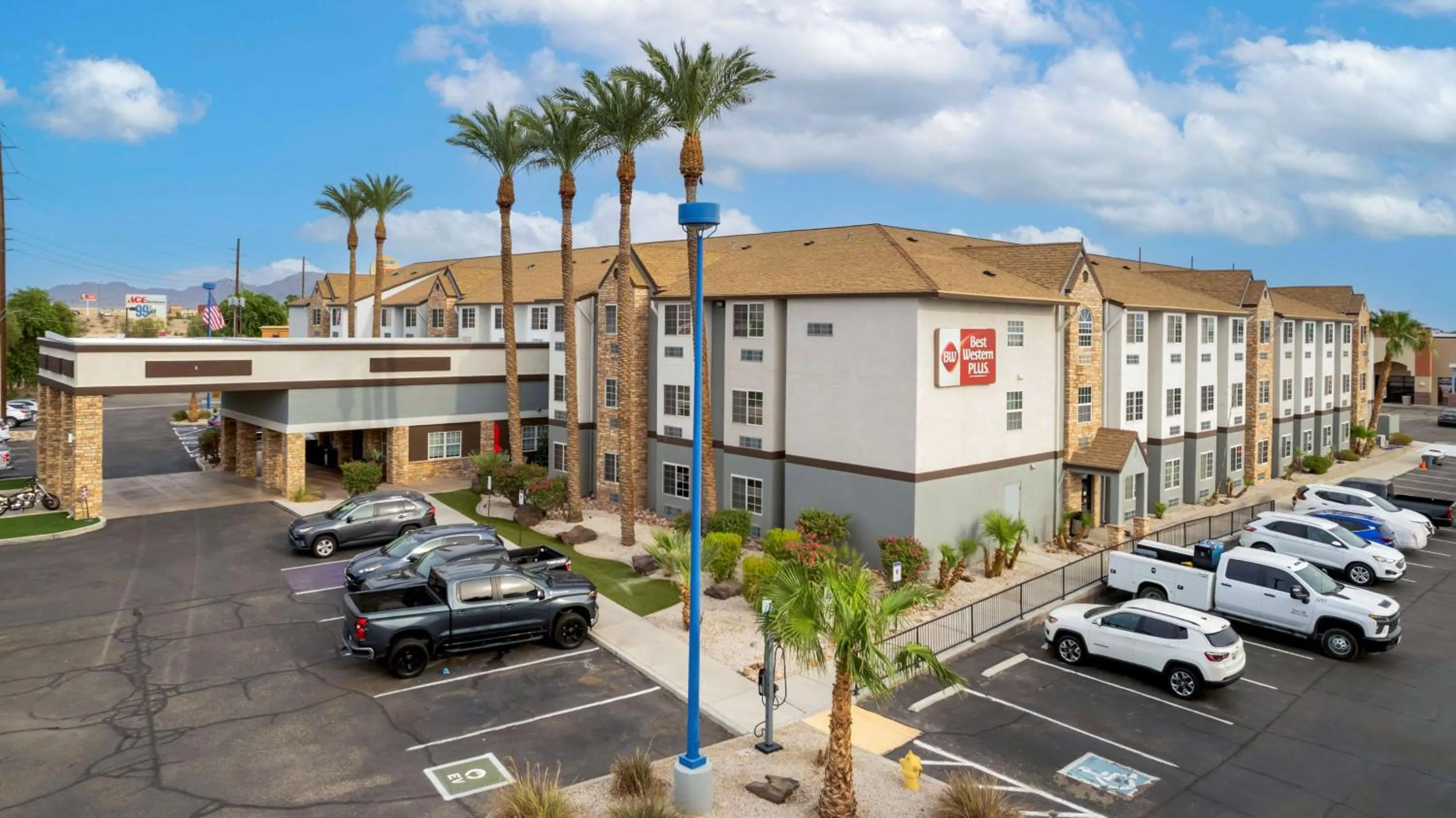 Property building in Best Western Plus Yuma Foothills Inn & Suites