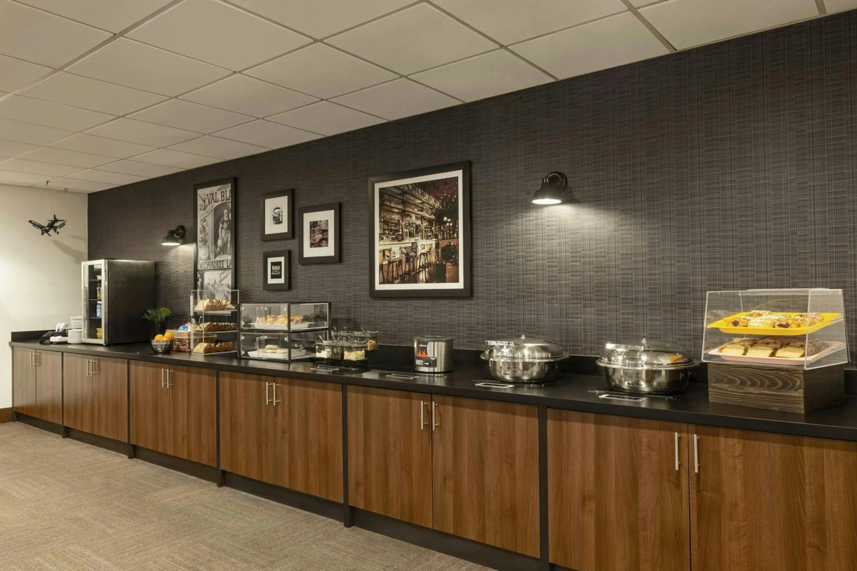 Breakfast in Royce Hotel