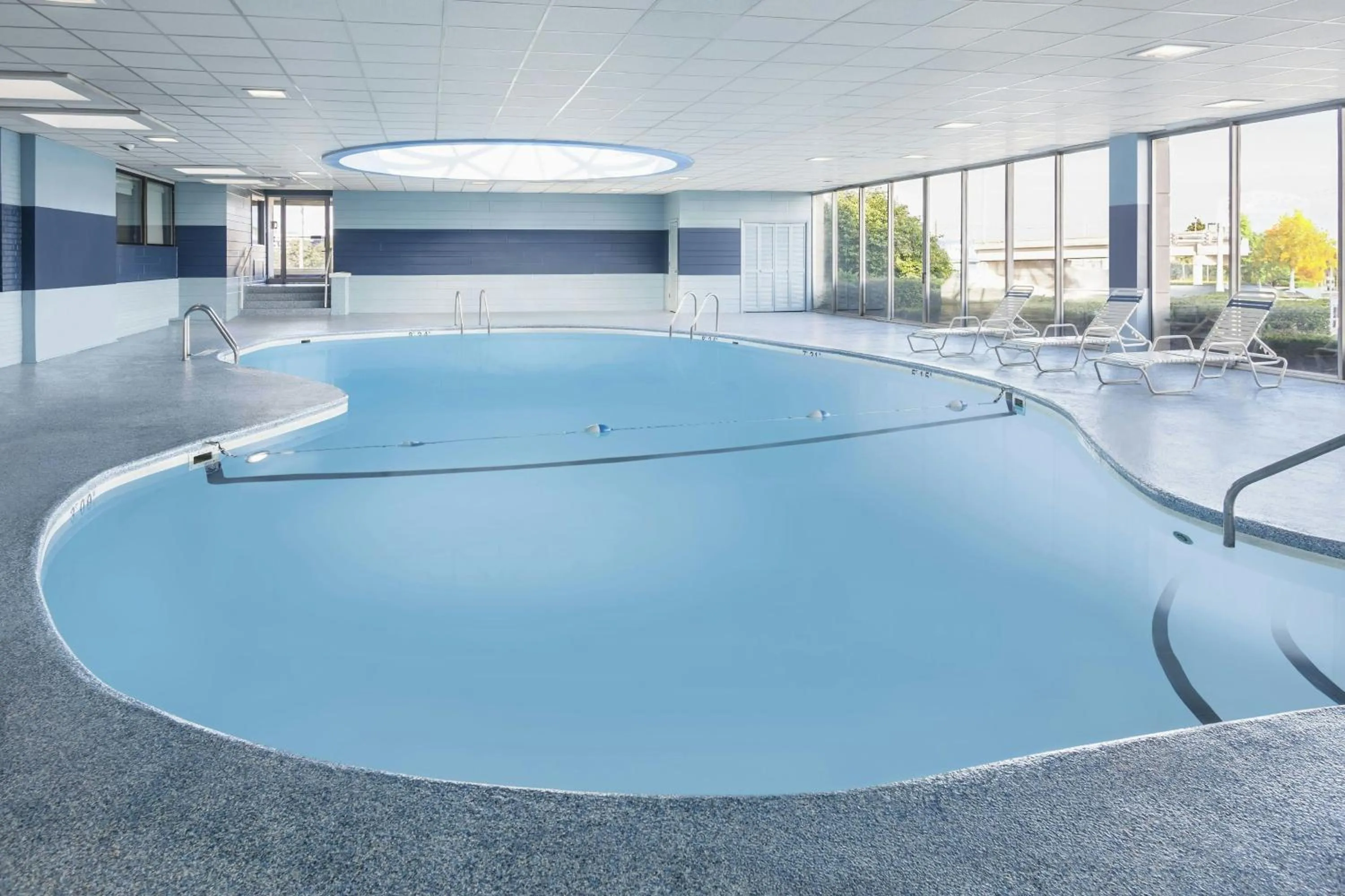 Swimming pool in Royce Hotel