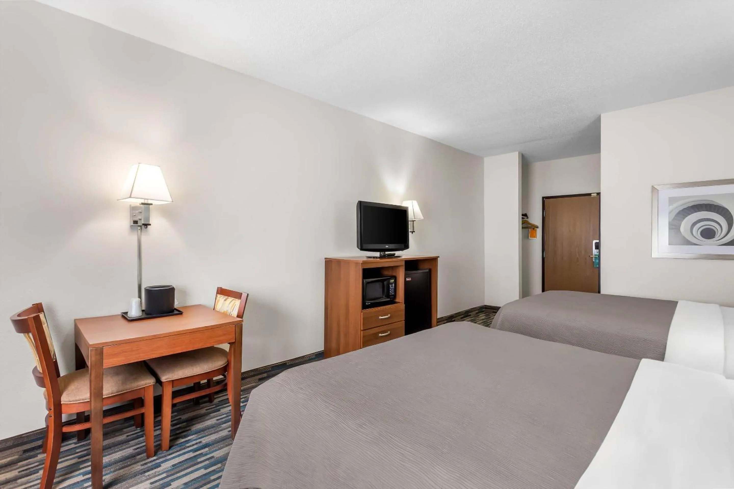 Bedroom, Bed in Quality Inn Beloit