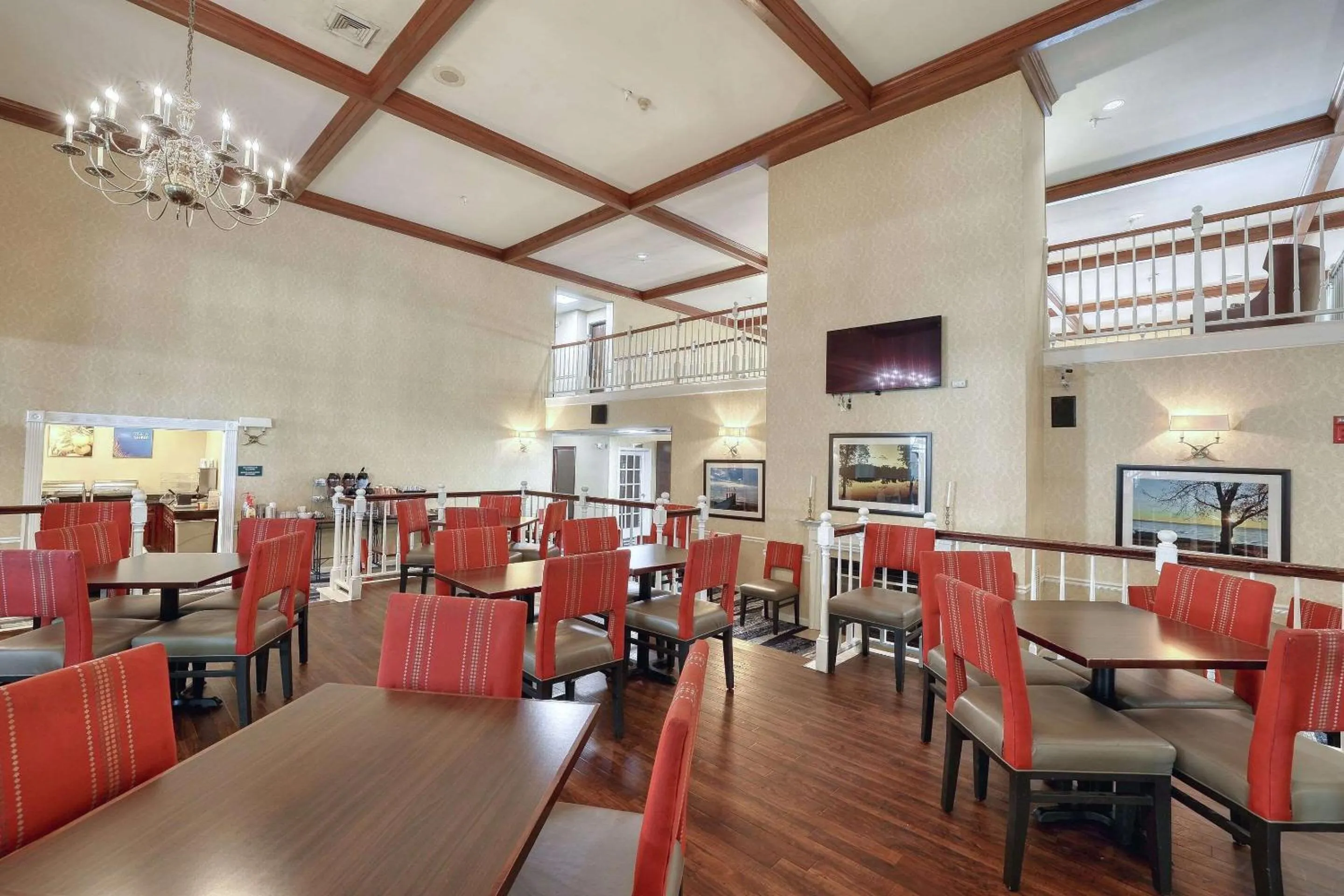 Breakfast in Comfort Suites Appleton Airport