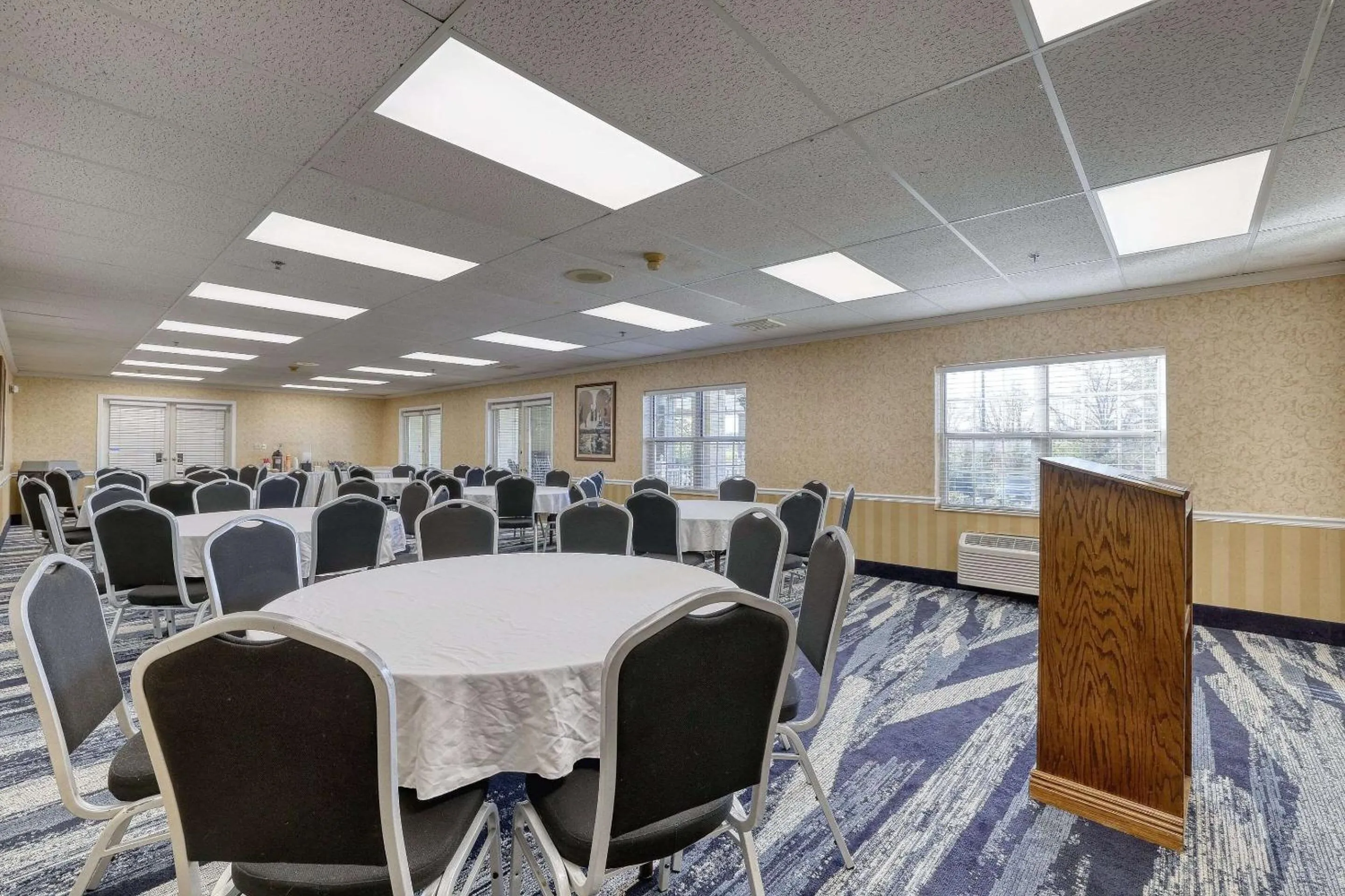 Meeting/conference room in Comfort Suites Appleton Airport