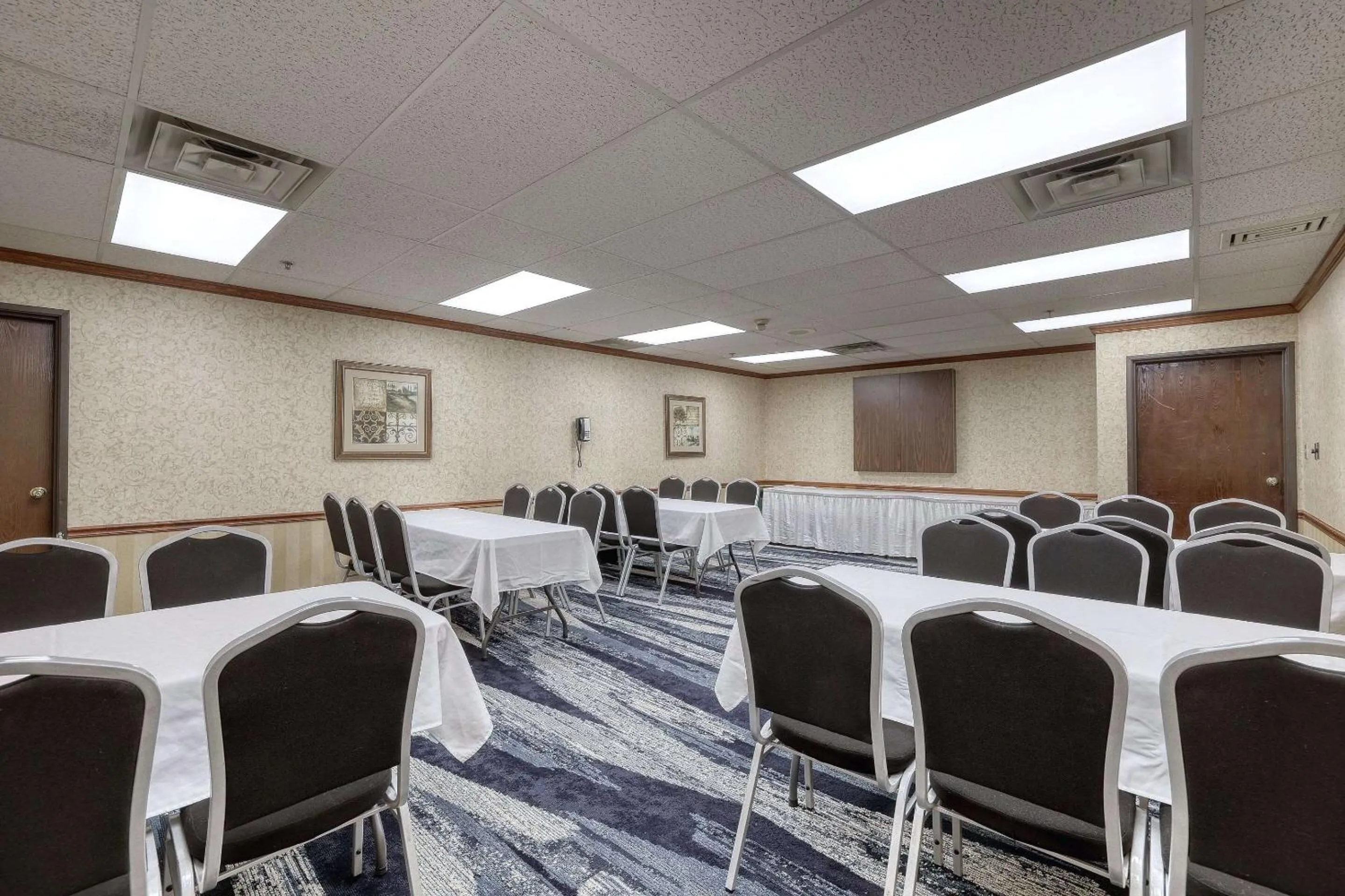 Meeting/conference room in Comfort Suites Appleton Airport