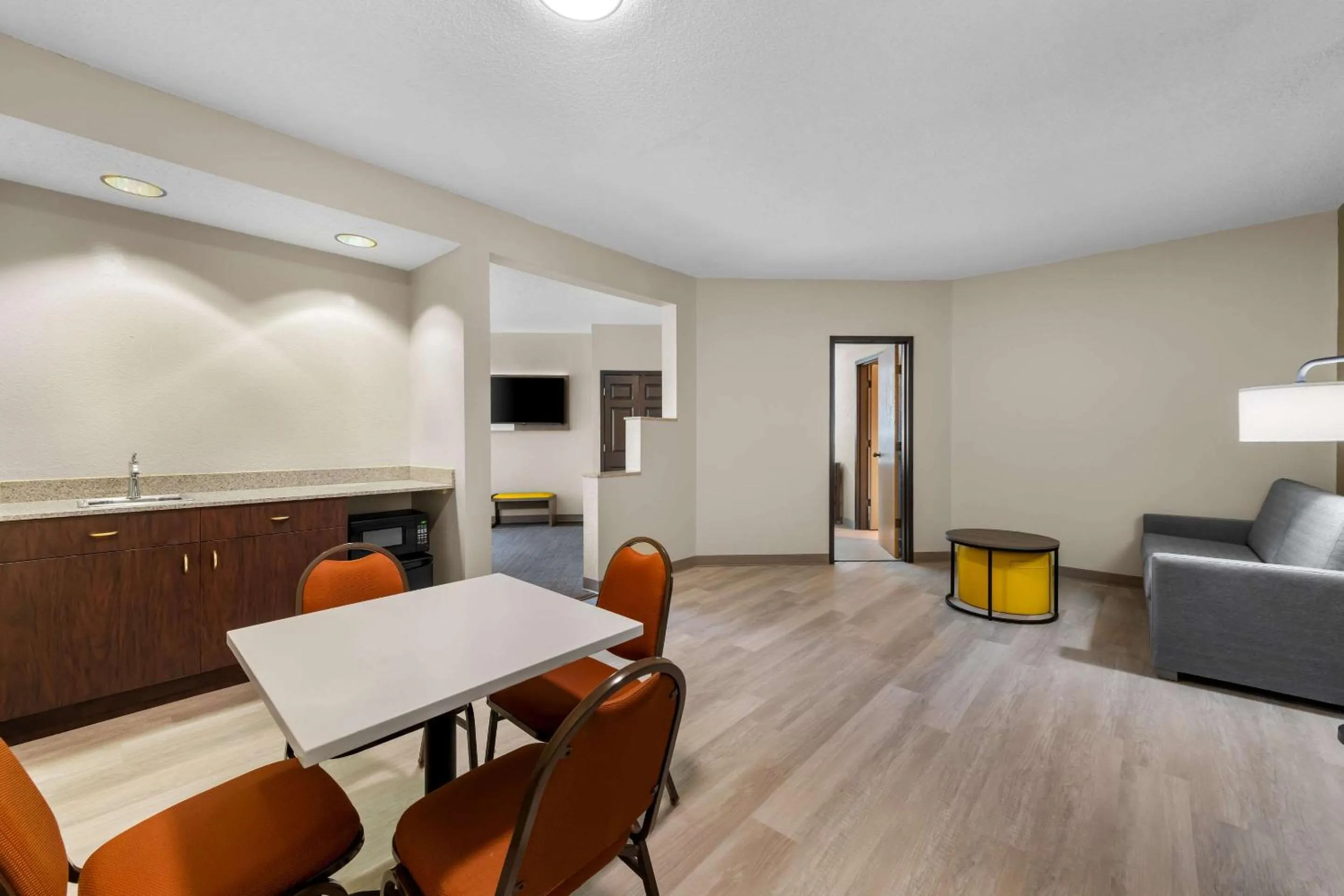 Bedroom in Comfort Suites Stevens Point