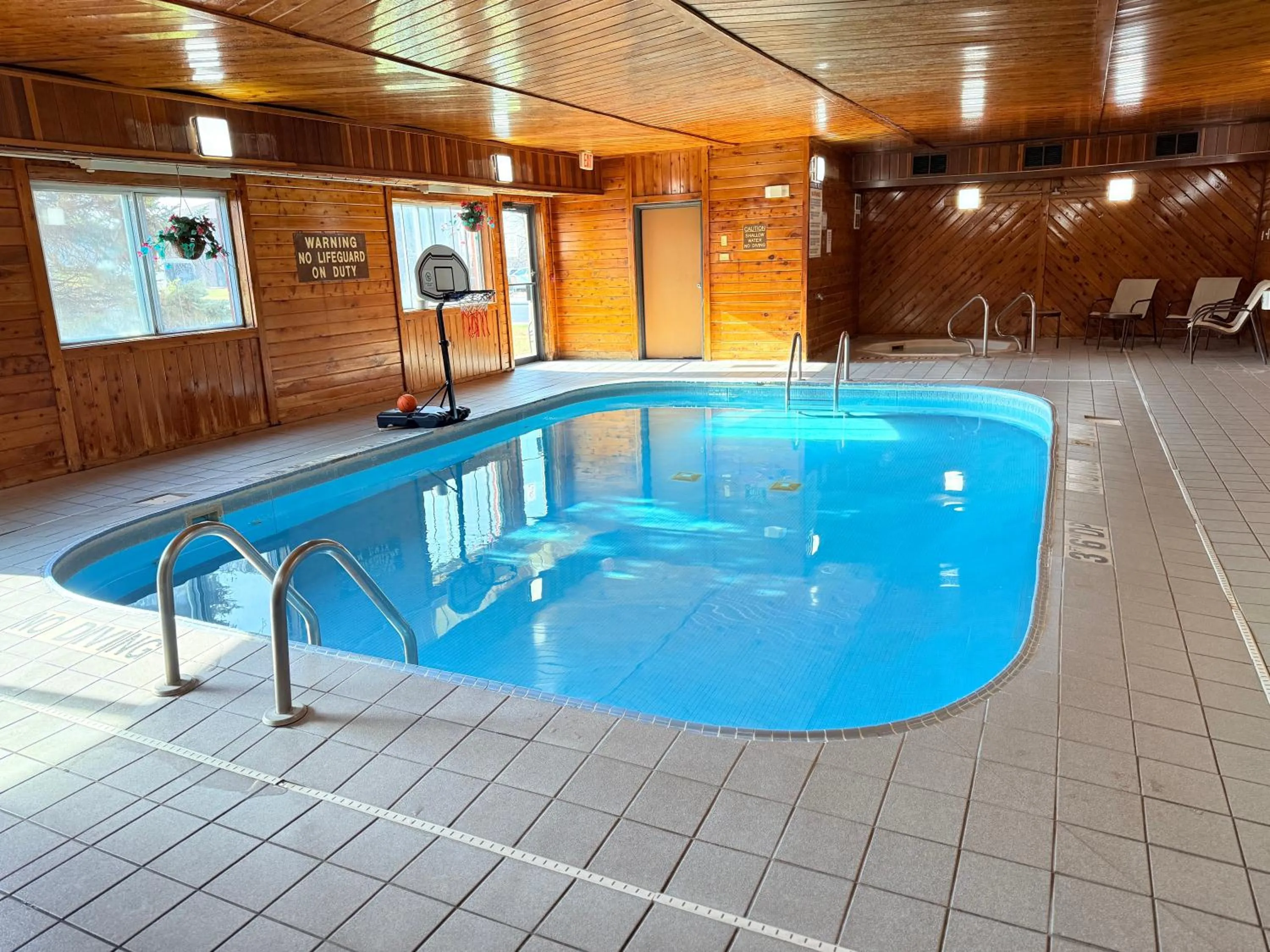 Quality Inn & Suites Eau Claire University Area