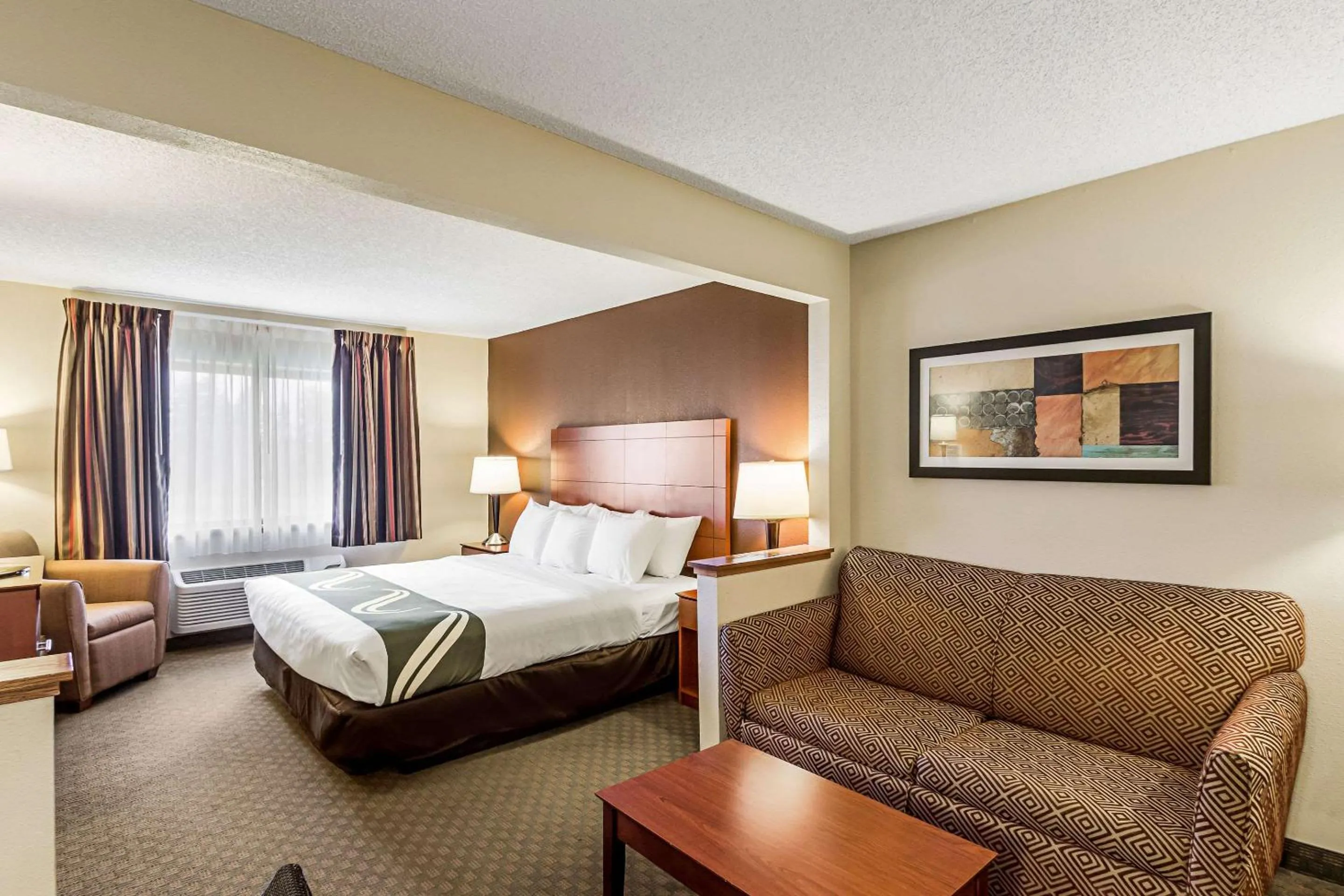 Photo of the whole room, Bed in Quality Inn Sheboygan North I-43