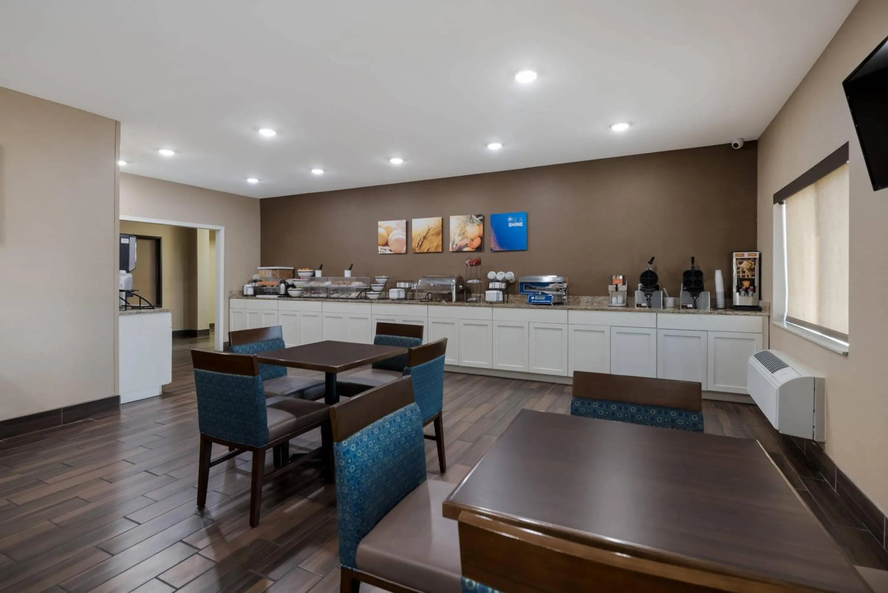 Breakfast in Comfort Inn Onalaska - La Crosse Area