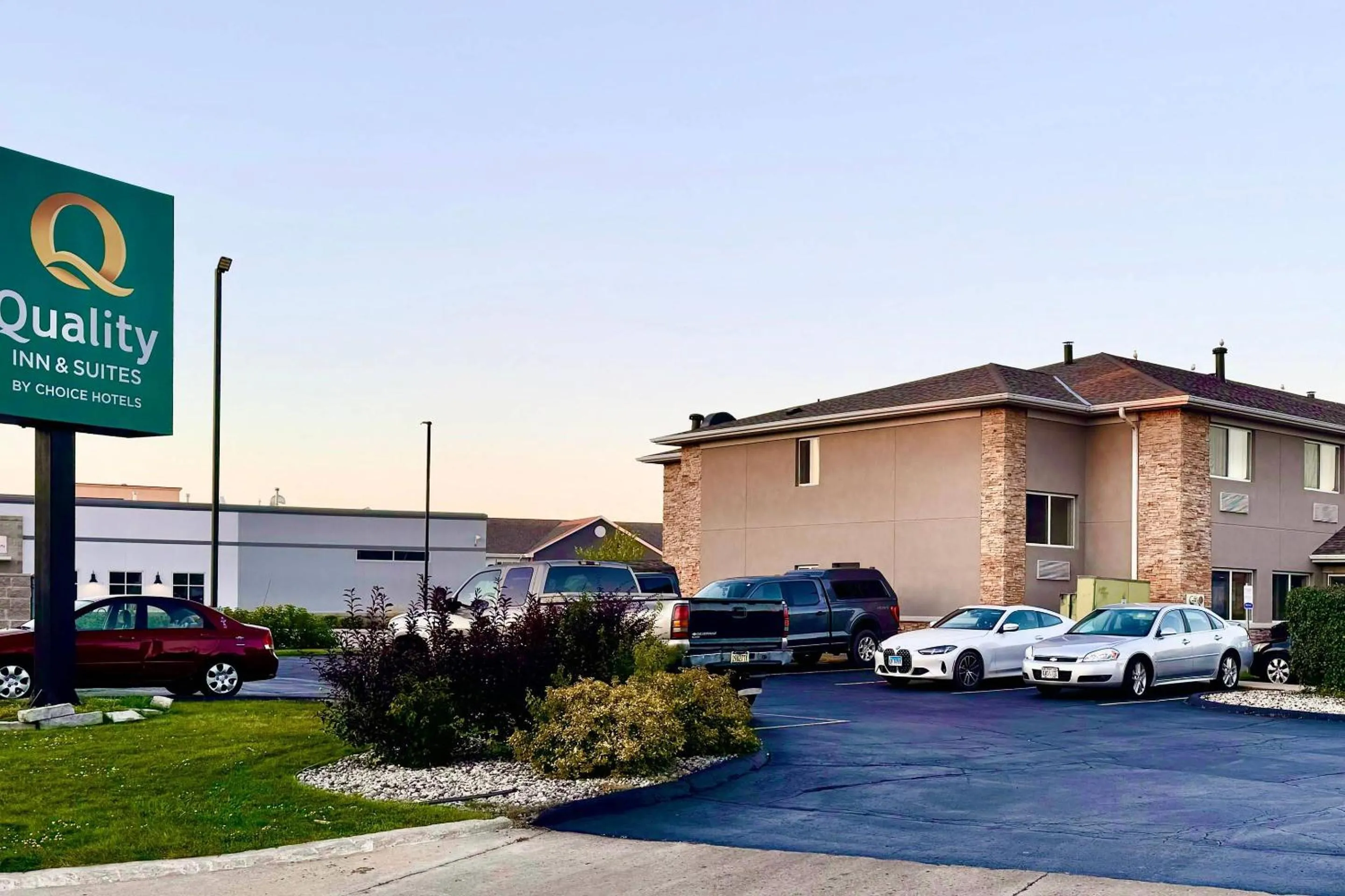 Property building in Quality Inn & Suites Green Bay - Ashwaubenon
