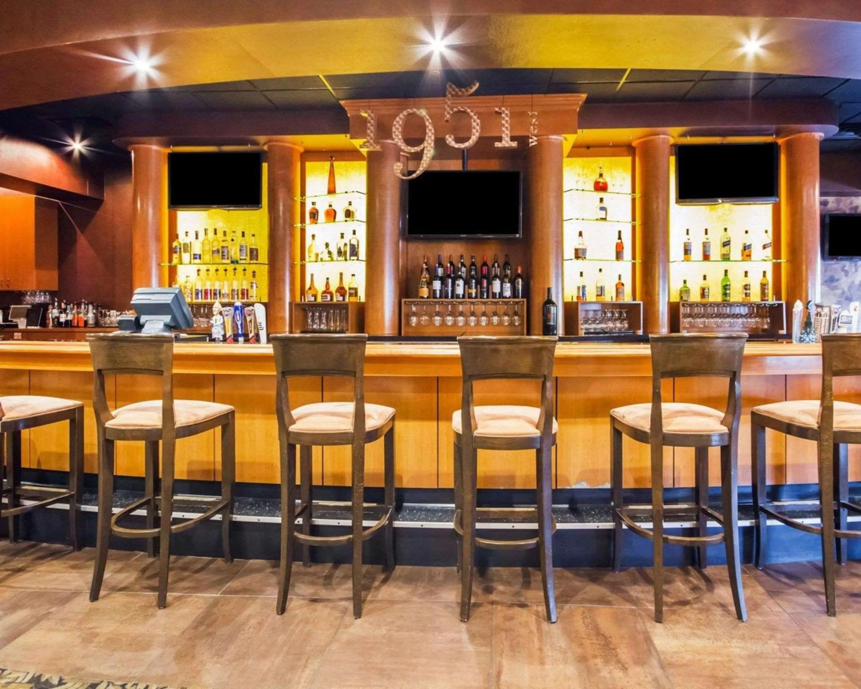 Lounge or bar in Comfort Suites Green Bay West