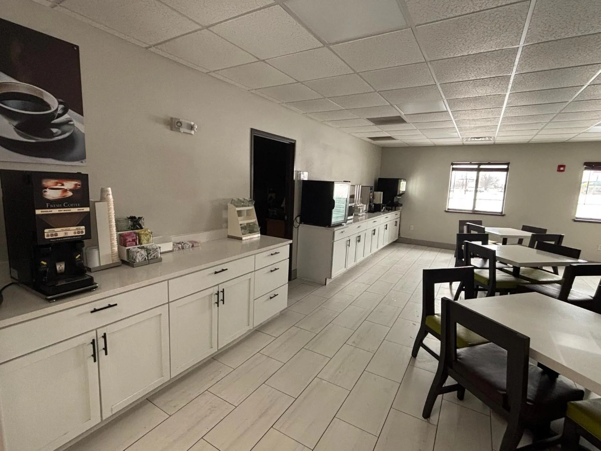 Breakfast in Red Roof Inn & Suites Tomah