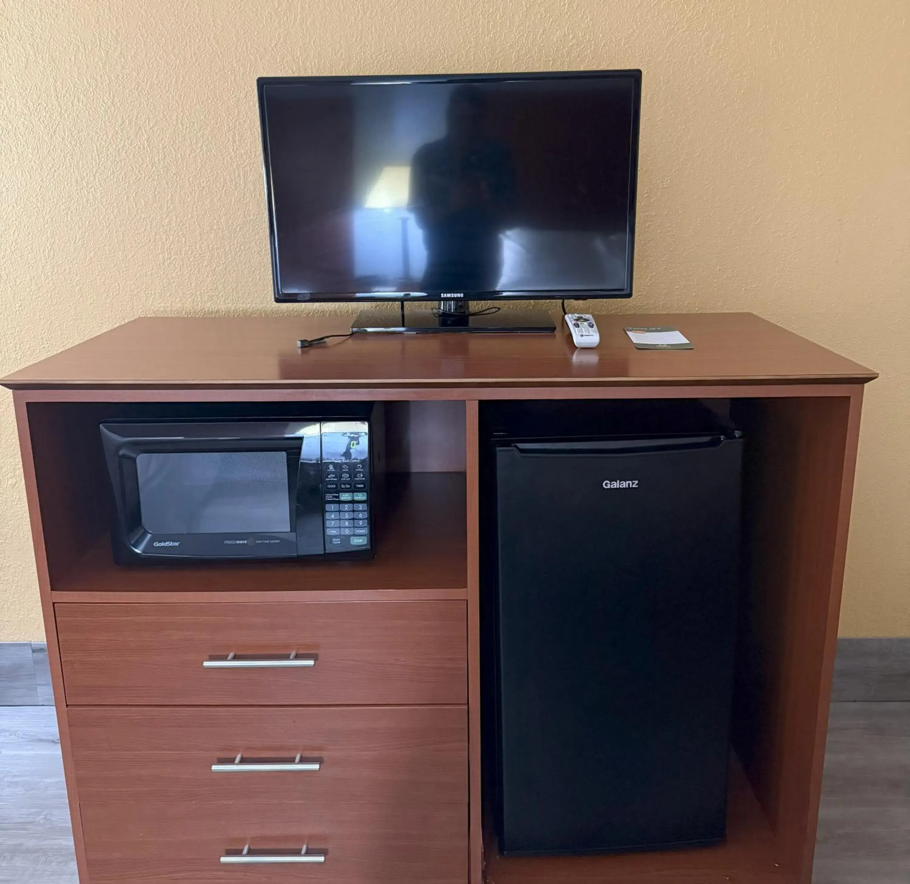 Queen Room with Two Queen Beds - Non-Smoking in Quality Inn Manitowoc Queen Room with Two Queen Beds - Non-Smoking in Quality Inn Manitowoc