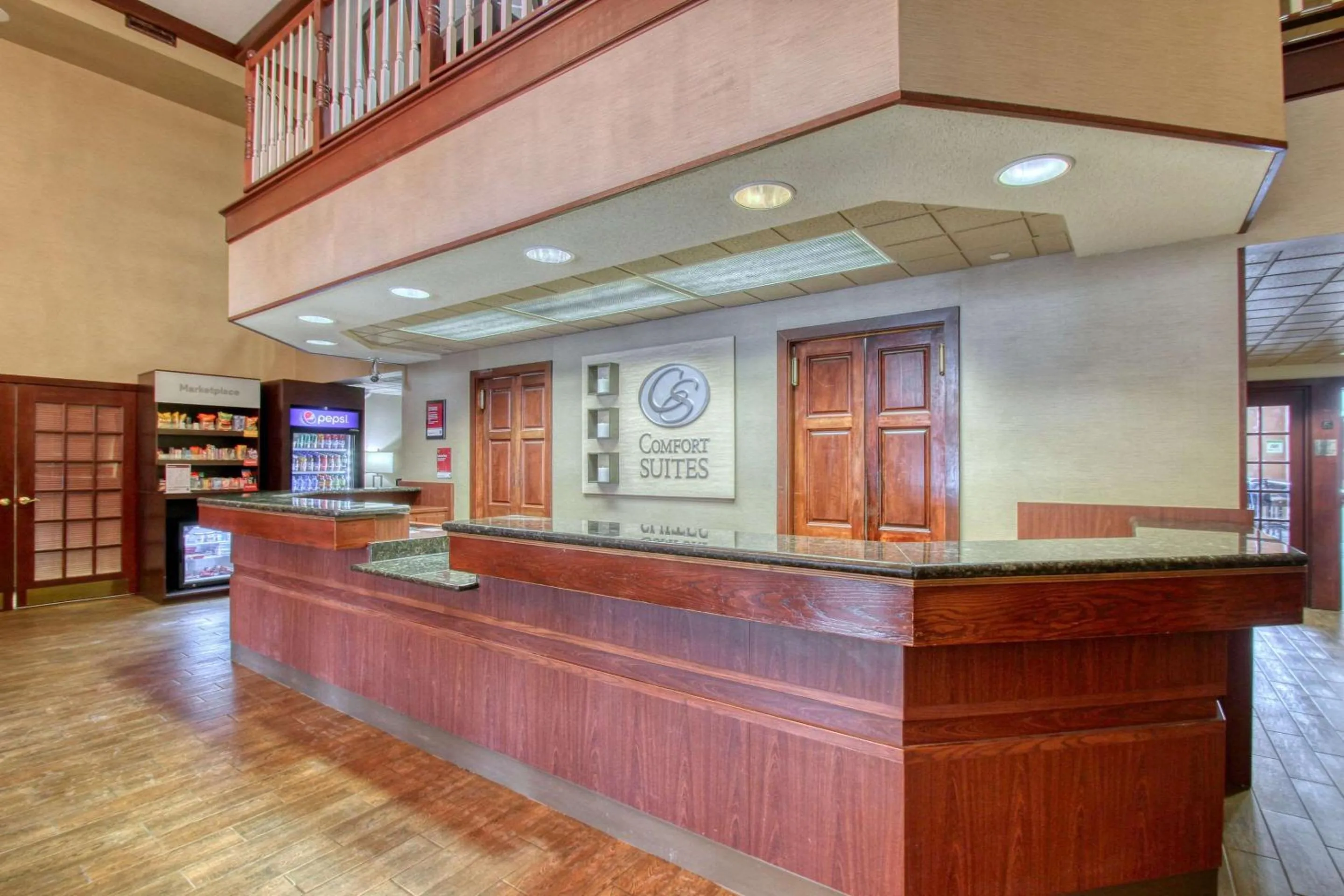 Lobby or reception in Comfort Suites Madison West - Middleton