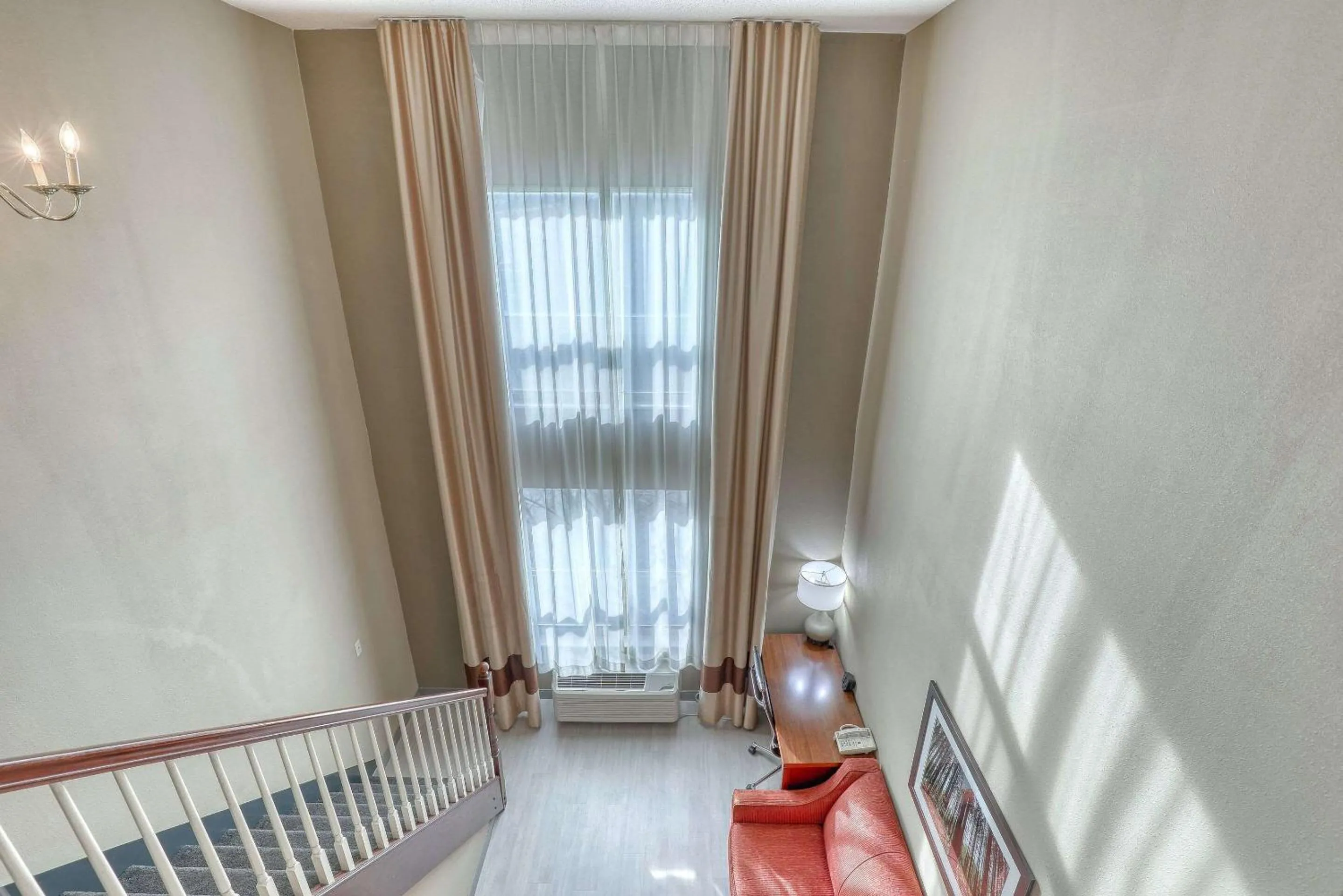 Bedroom, Bed in Comfort Suites Madison West - Middleton