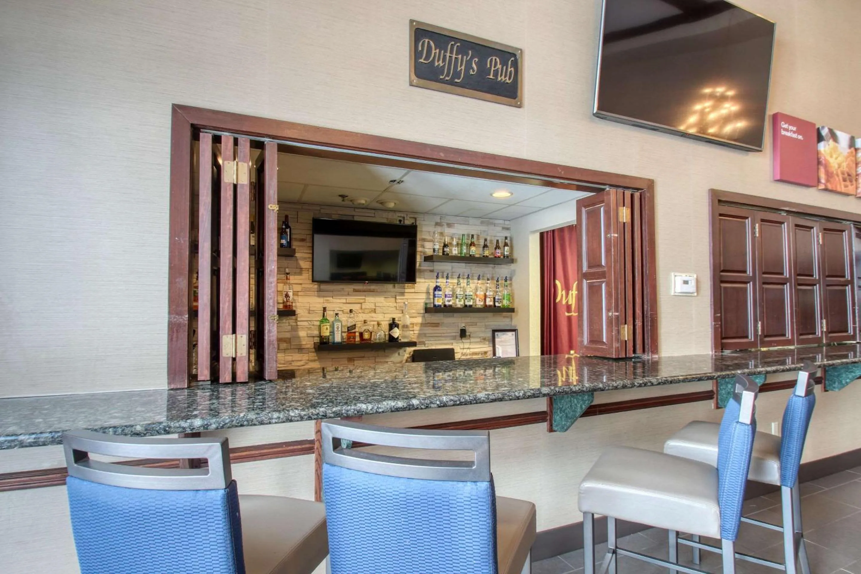 Restaurant/places to eat in Comfort Suites Madison West - Middleton