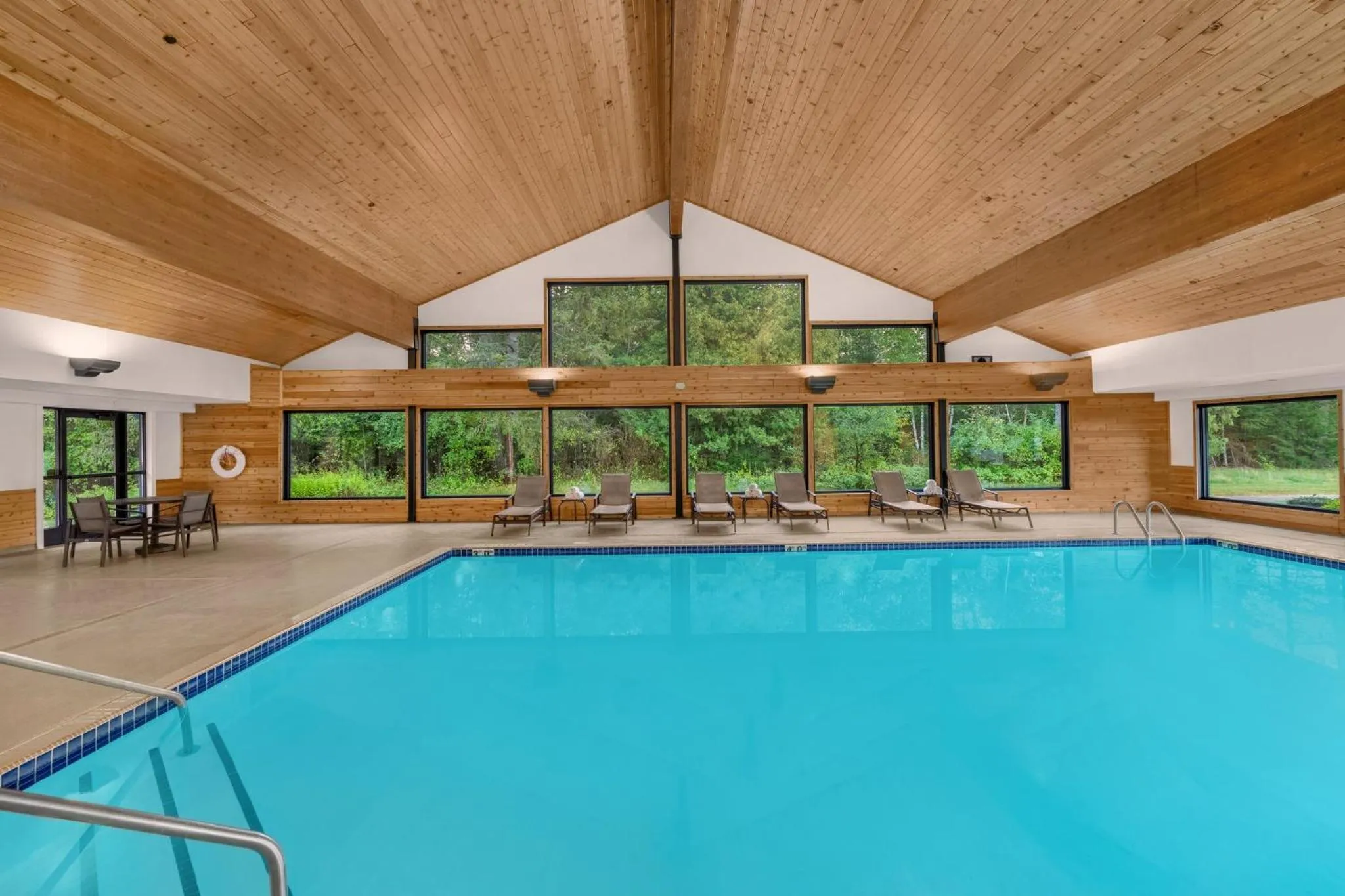 Swimming pool in Holiday Inn Express & Suites Hayward by IHG