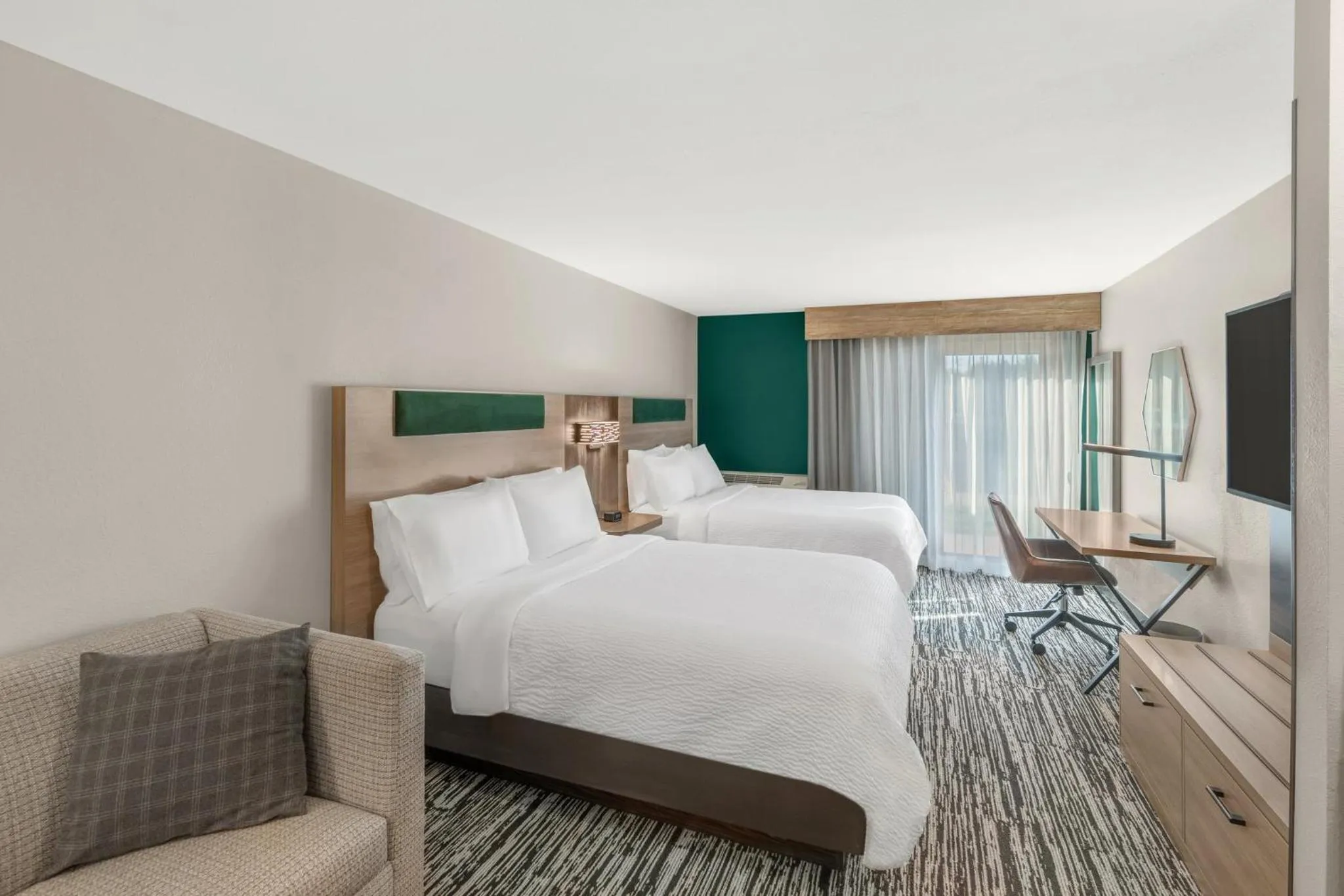 Photo of the whole room, Bed in Holiday Inn Express & Suites Hayward by IHG