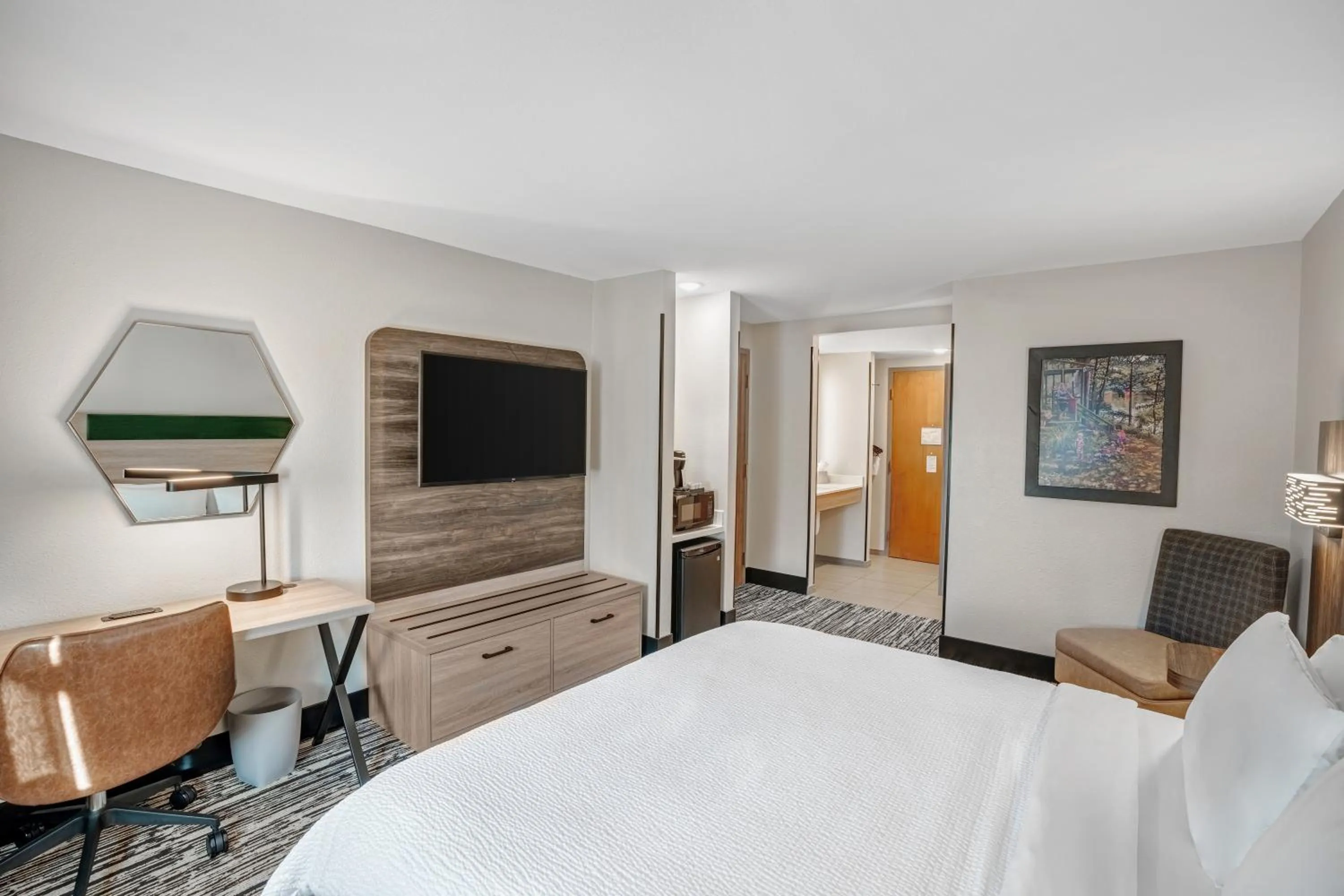 Bed in Holiday Inn Express & Suites Hayward by IHG