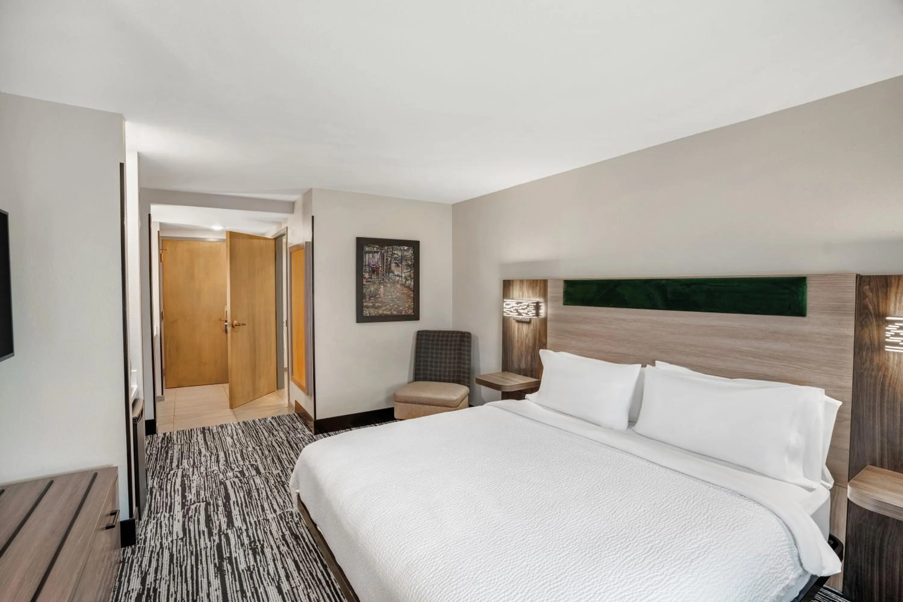 Bed in Holiday Inn Express & Suites Hayward by IHG