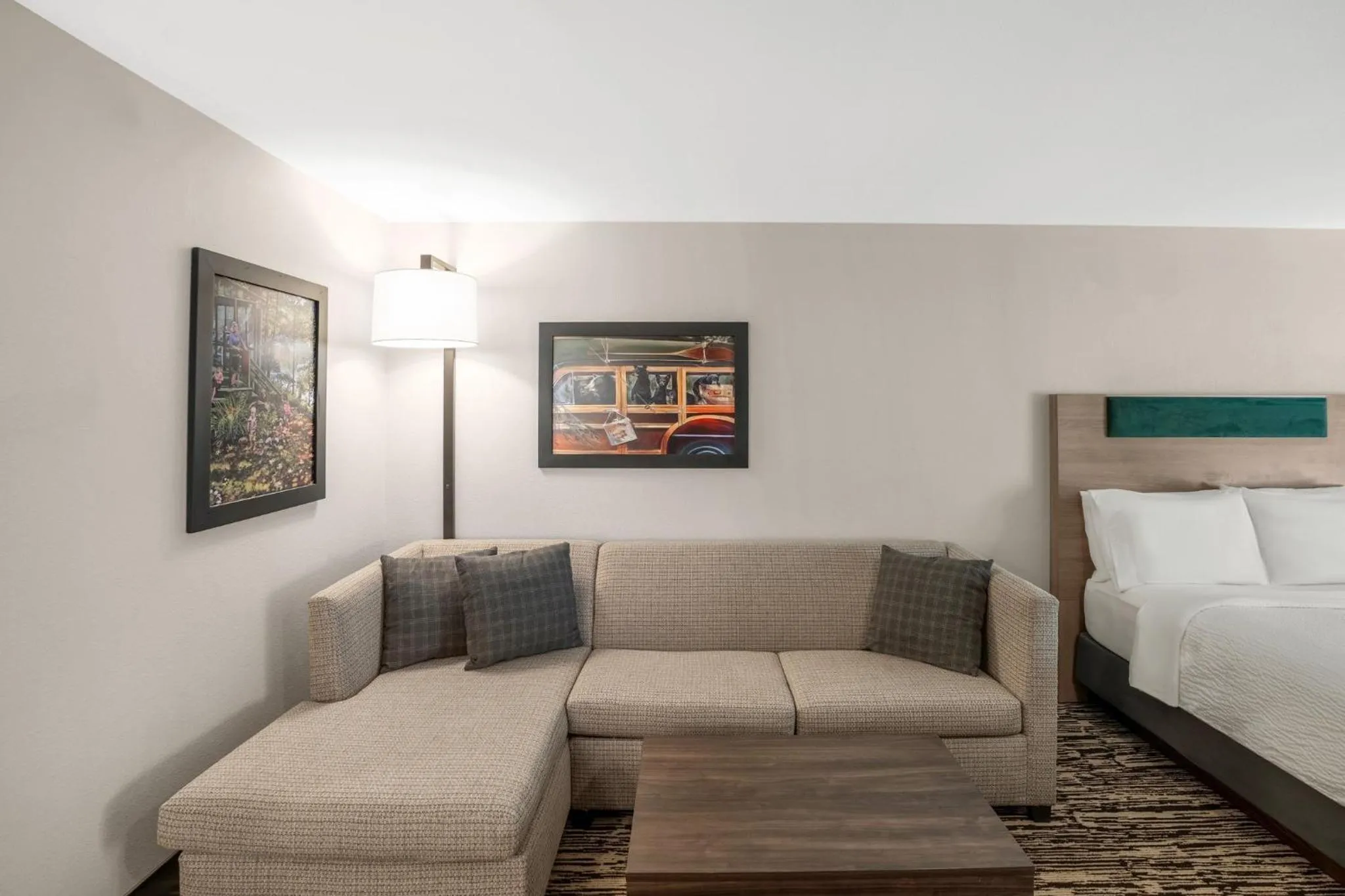 Photo of the whole room, Bed in Holiday Inn Express & Suites Hayward by IHG