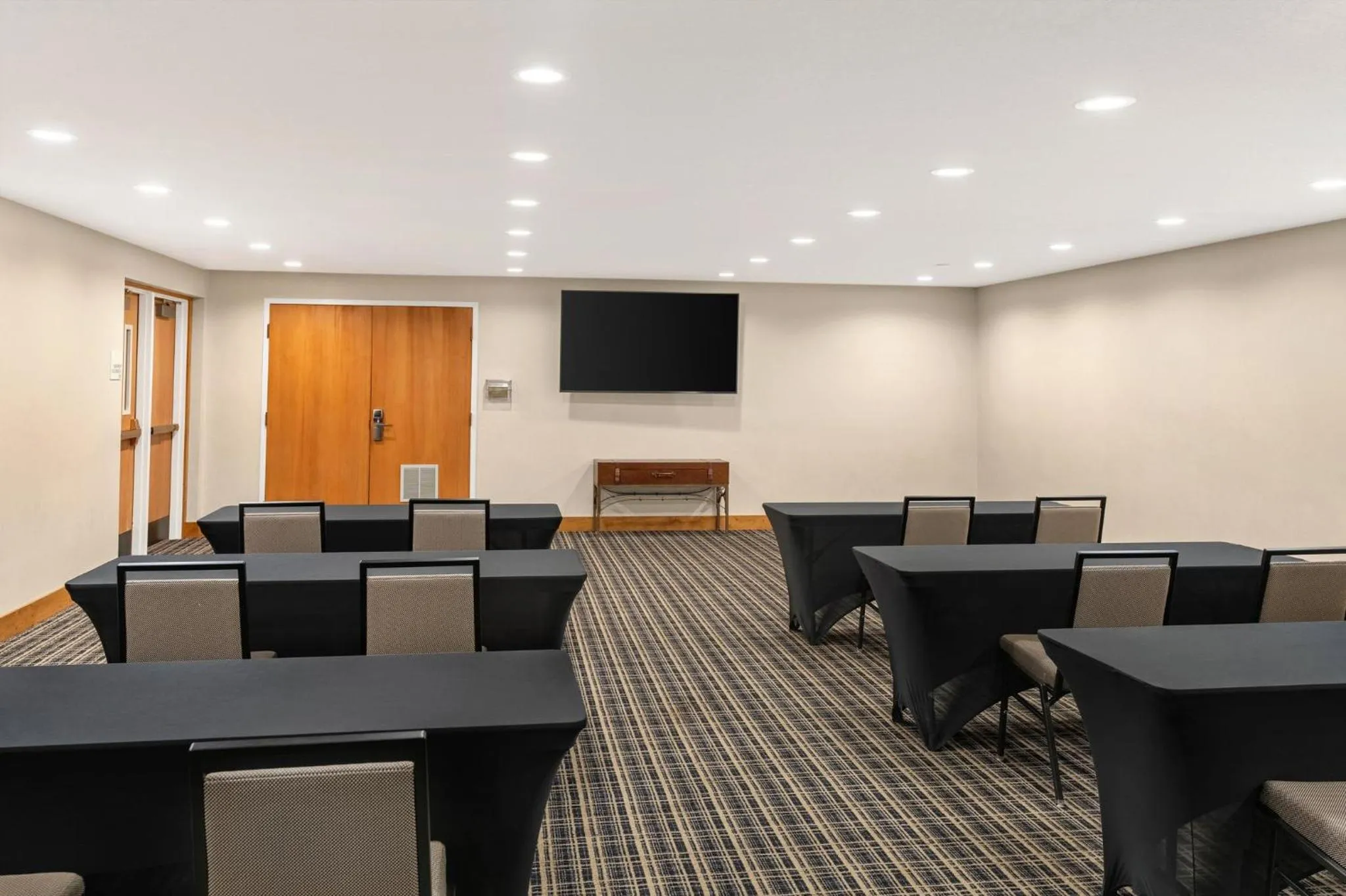 Meeting/conference room in Holiday Inn Express & Suites Hayward by IHG