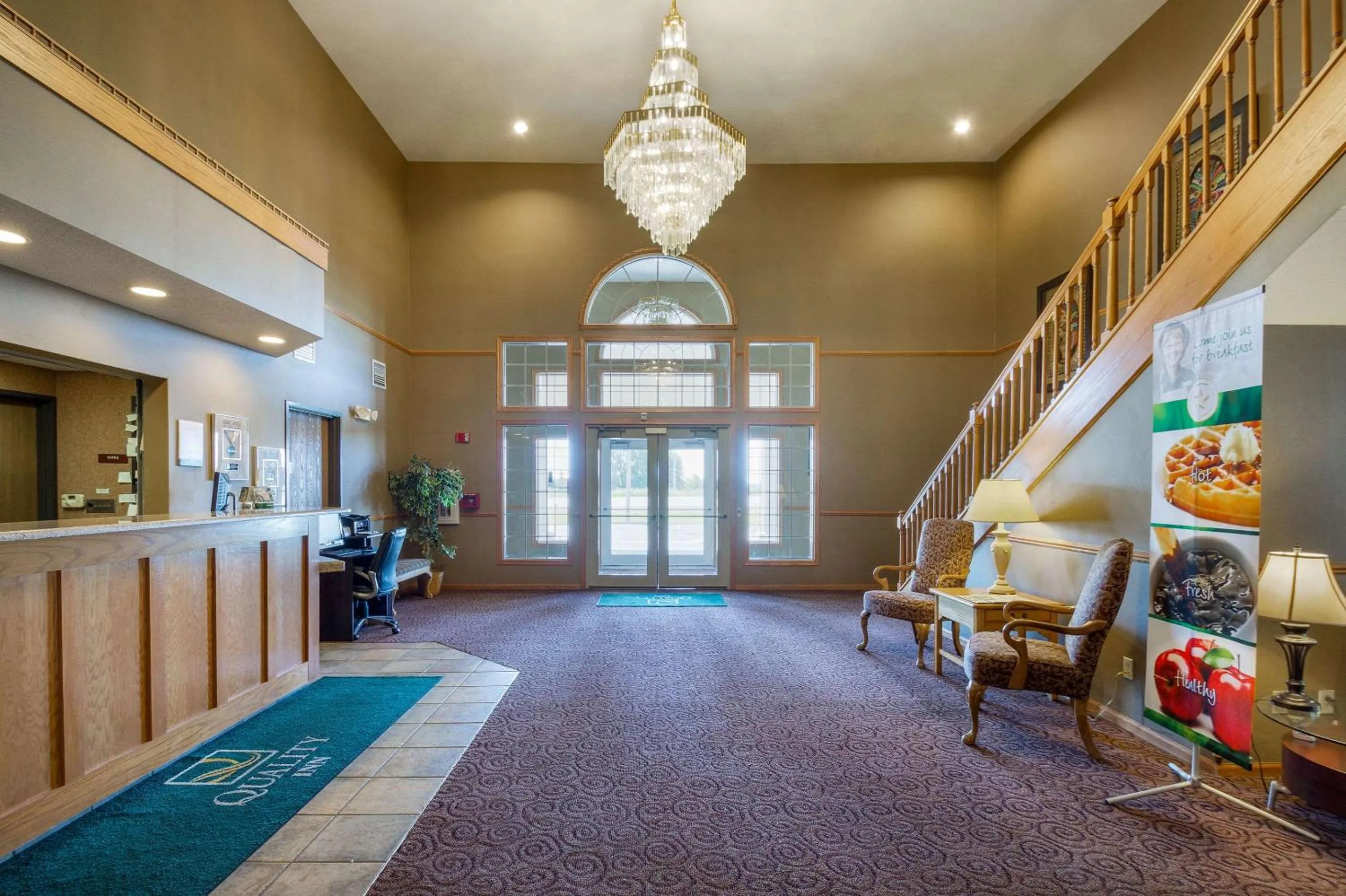 Lobby or reception in Quality Inn Mineral Point