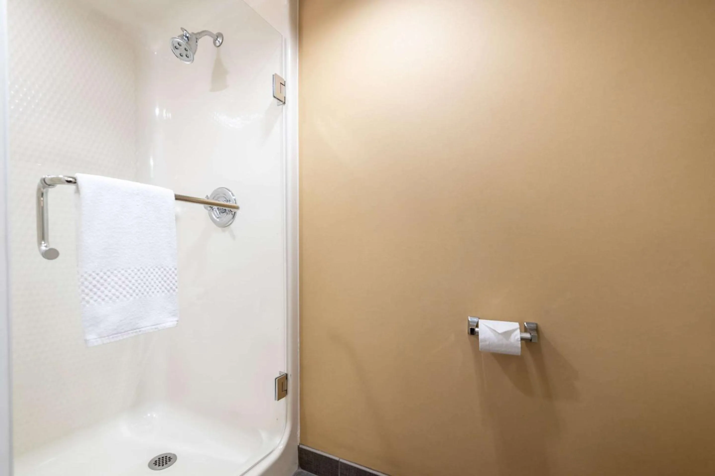 Bedroom in Sleep Inn & Suites Green Bay South