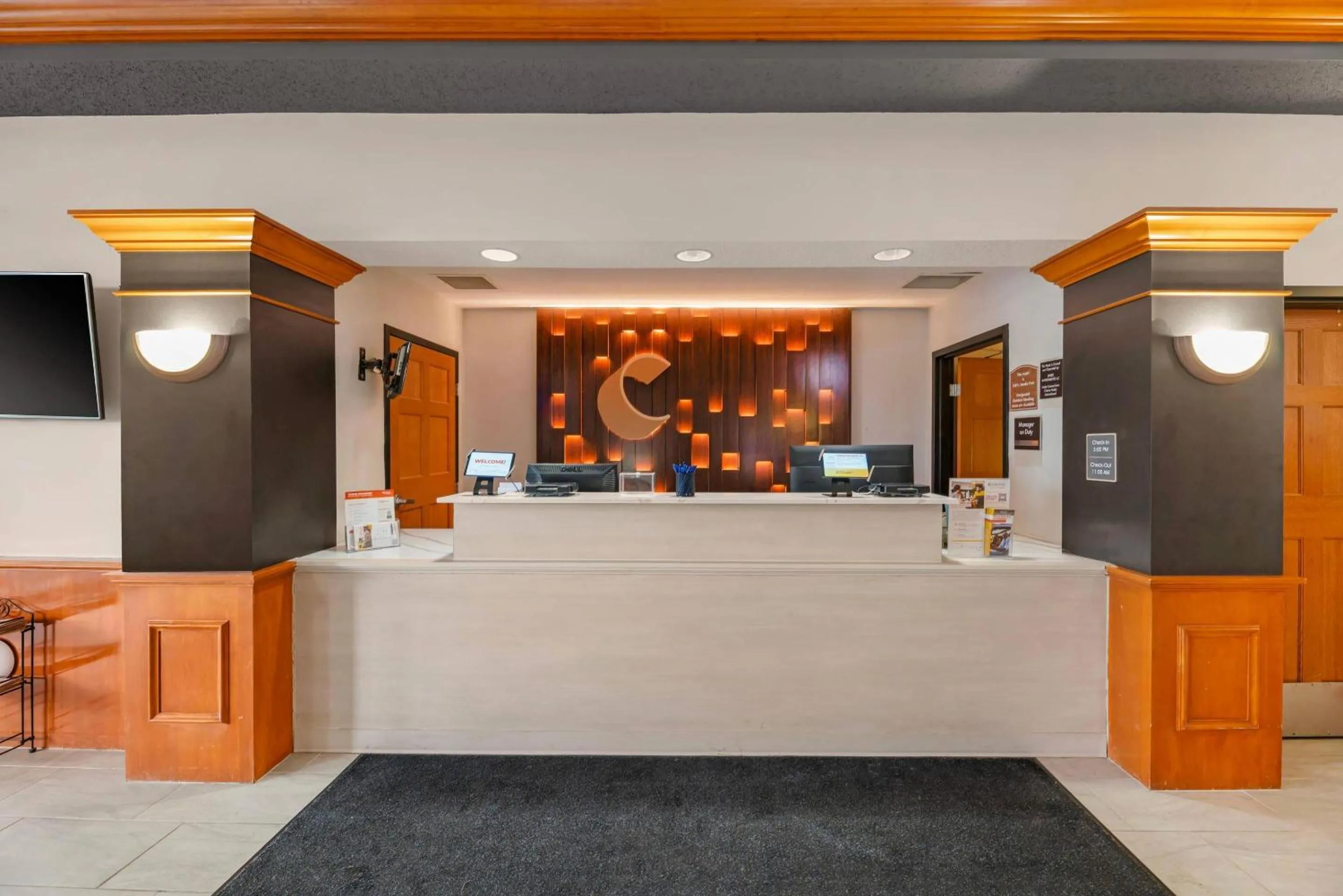 Lobby or reception in Comfort Inn & Suites Sheboygan I-43