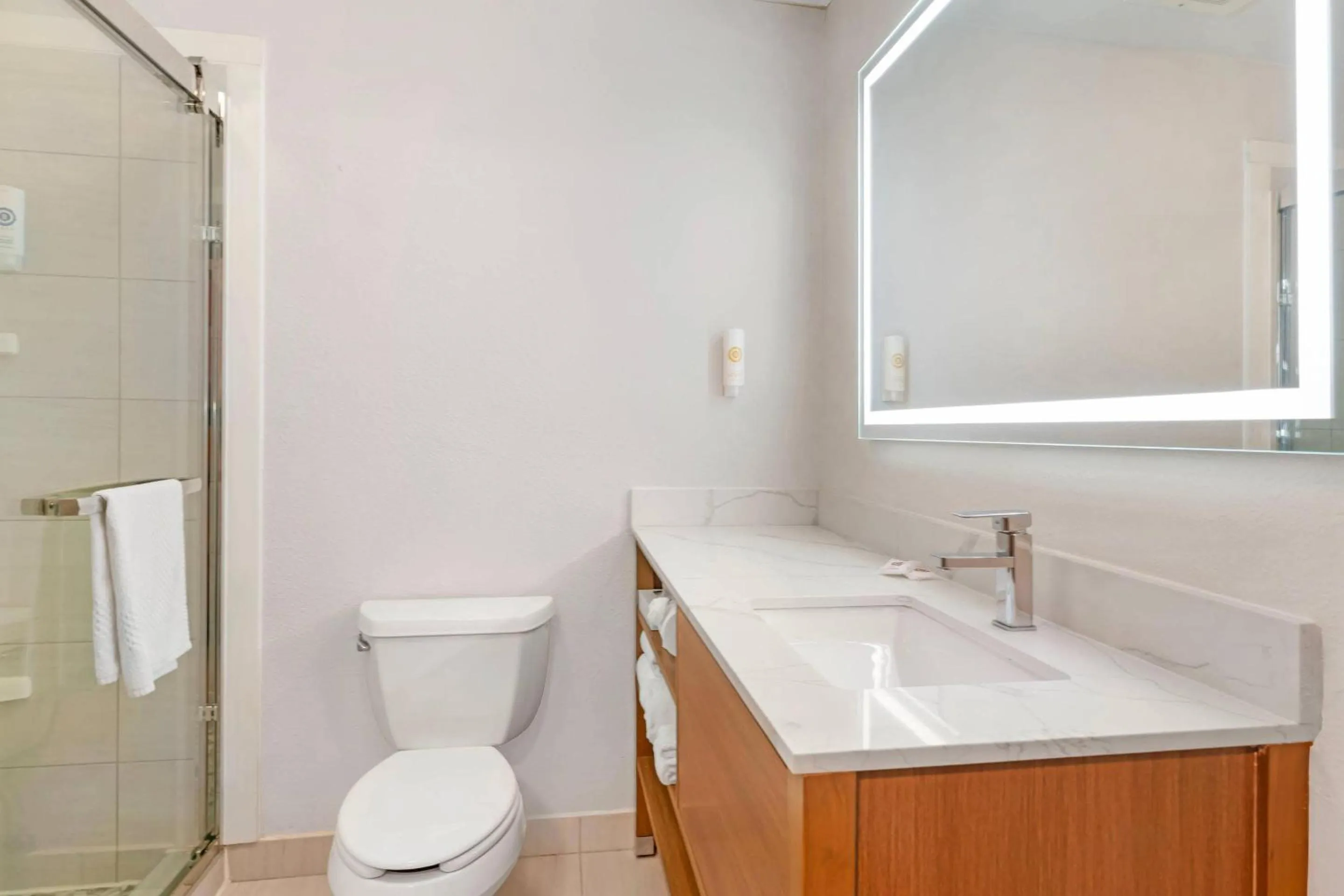 Bedroom in Comfort Inn & Suites Sheboygan I-43