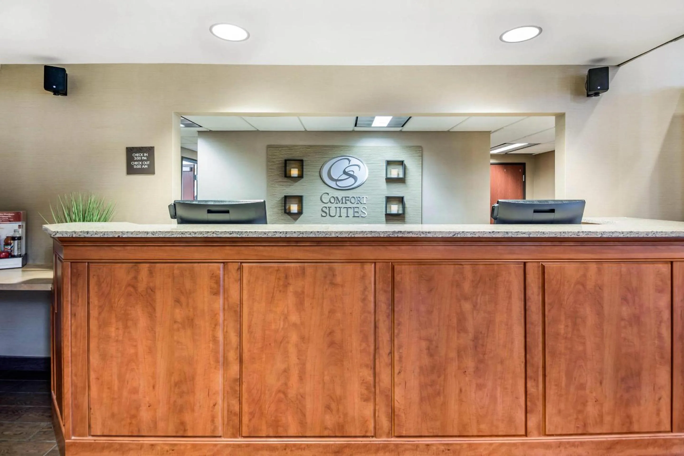 Lobby or reception in Comfort Suites at Par 4 Resort