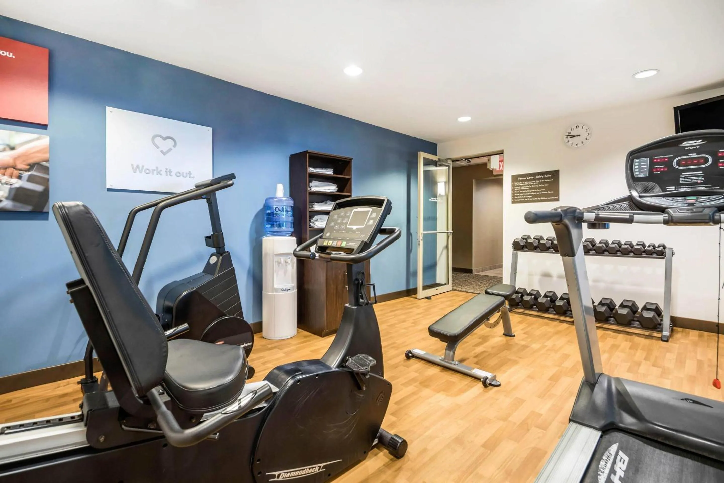 Fitness centre/facilities in Comfort Suites at Par 4 Resort