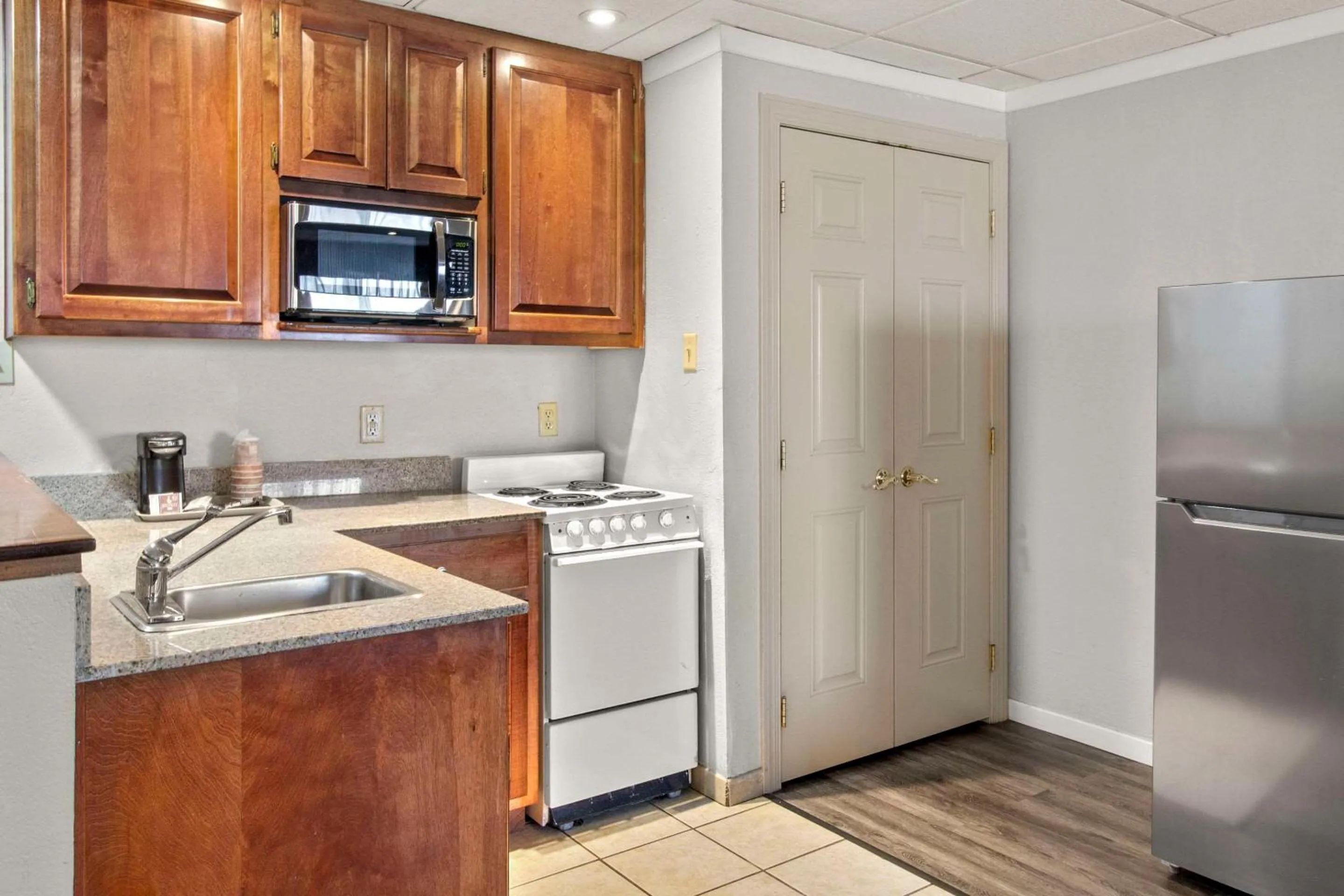 Bedroom in Quality Inn & Suites Green Bay Downtown