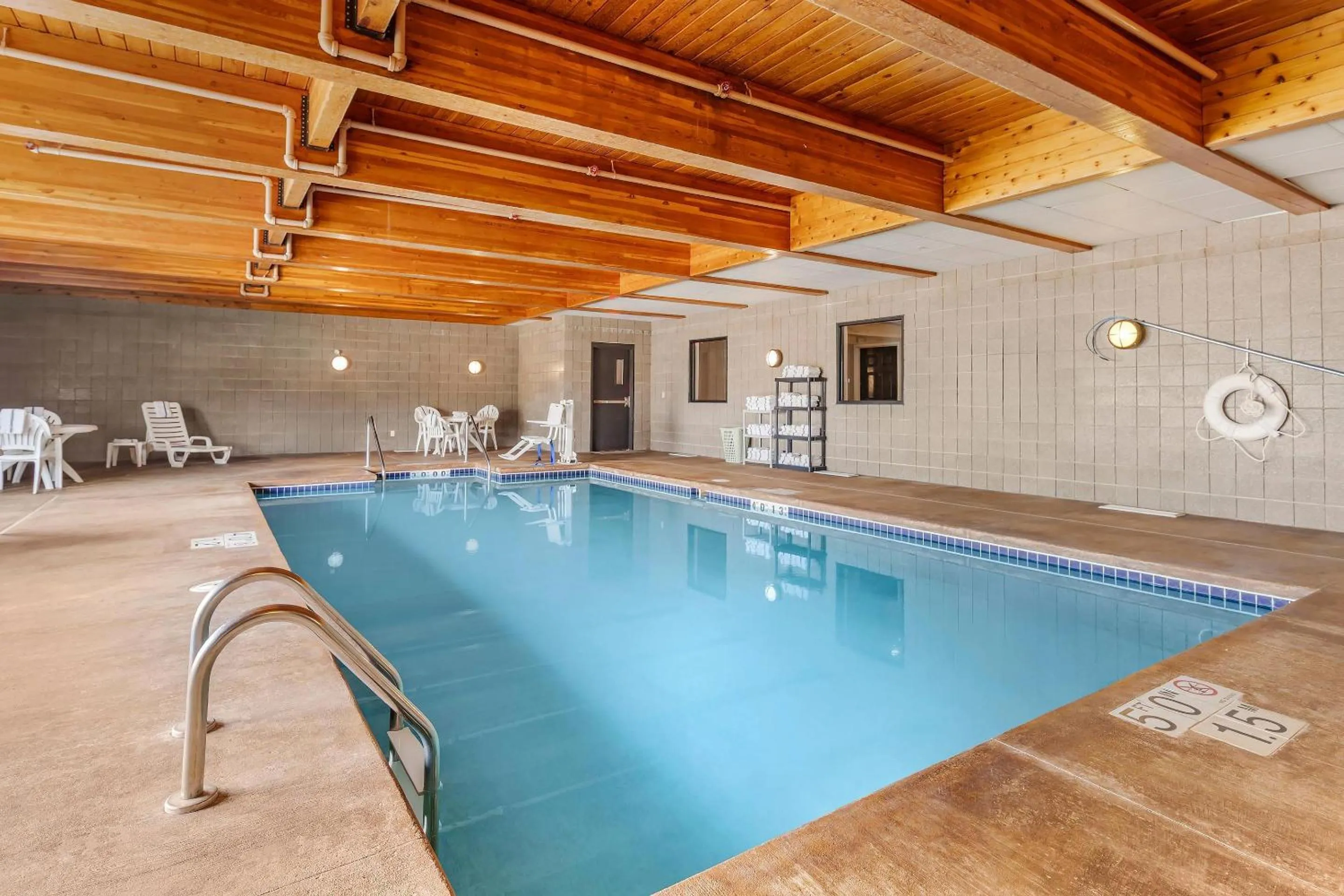 Swimming pool in Sleep Inn & Suites Wisconsin Rapids