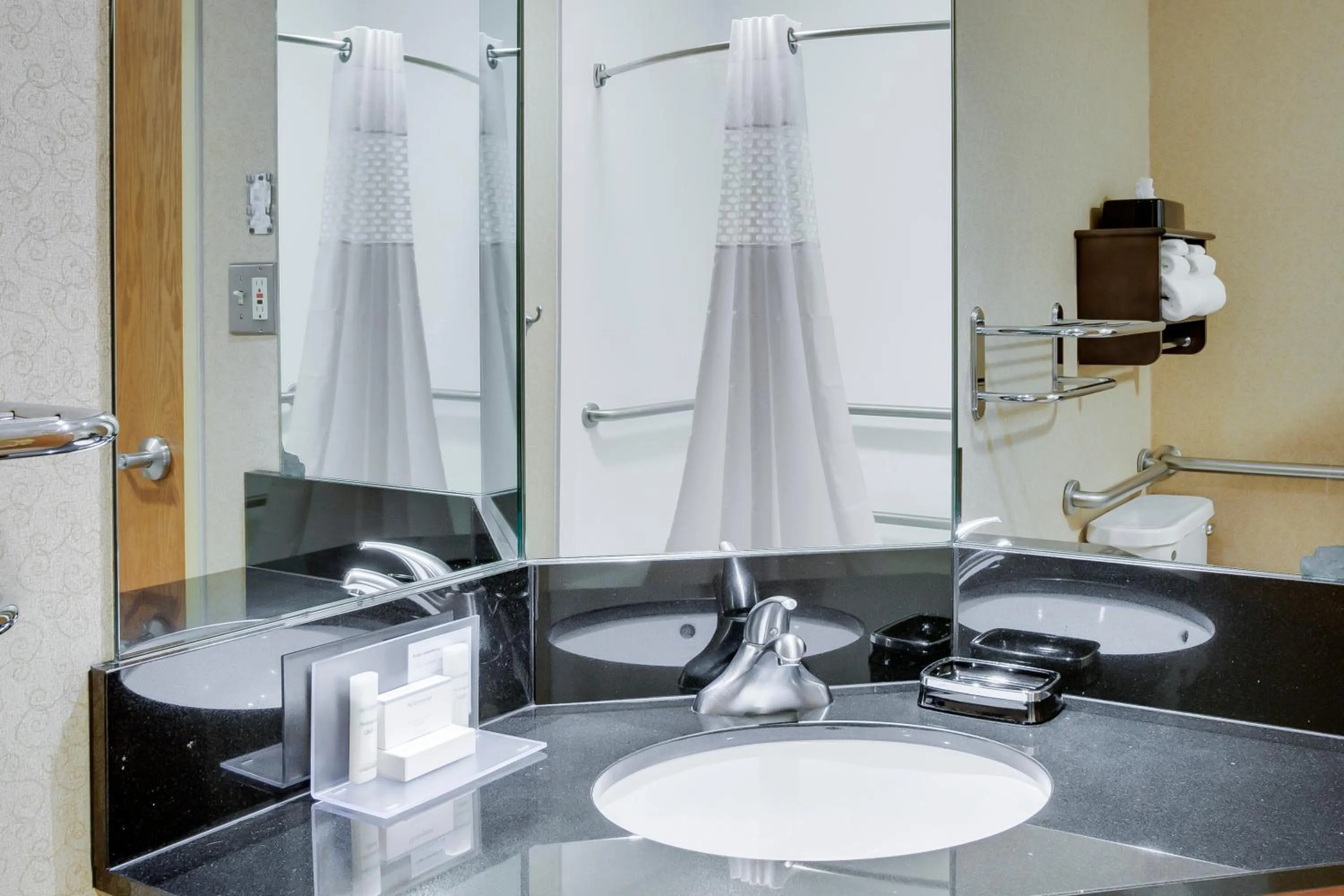 Bathroom in Wingate by Wyndham Cranberry